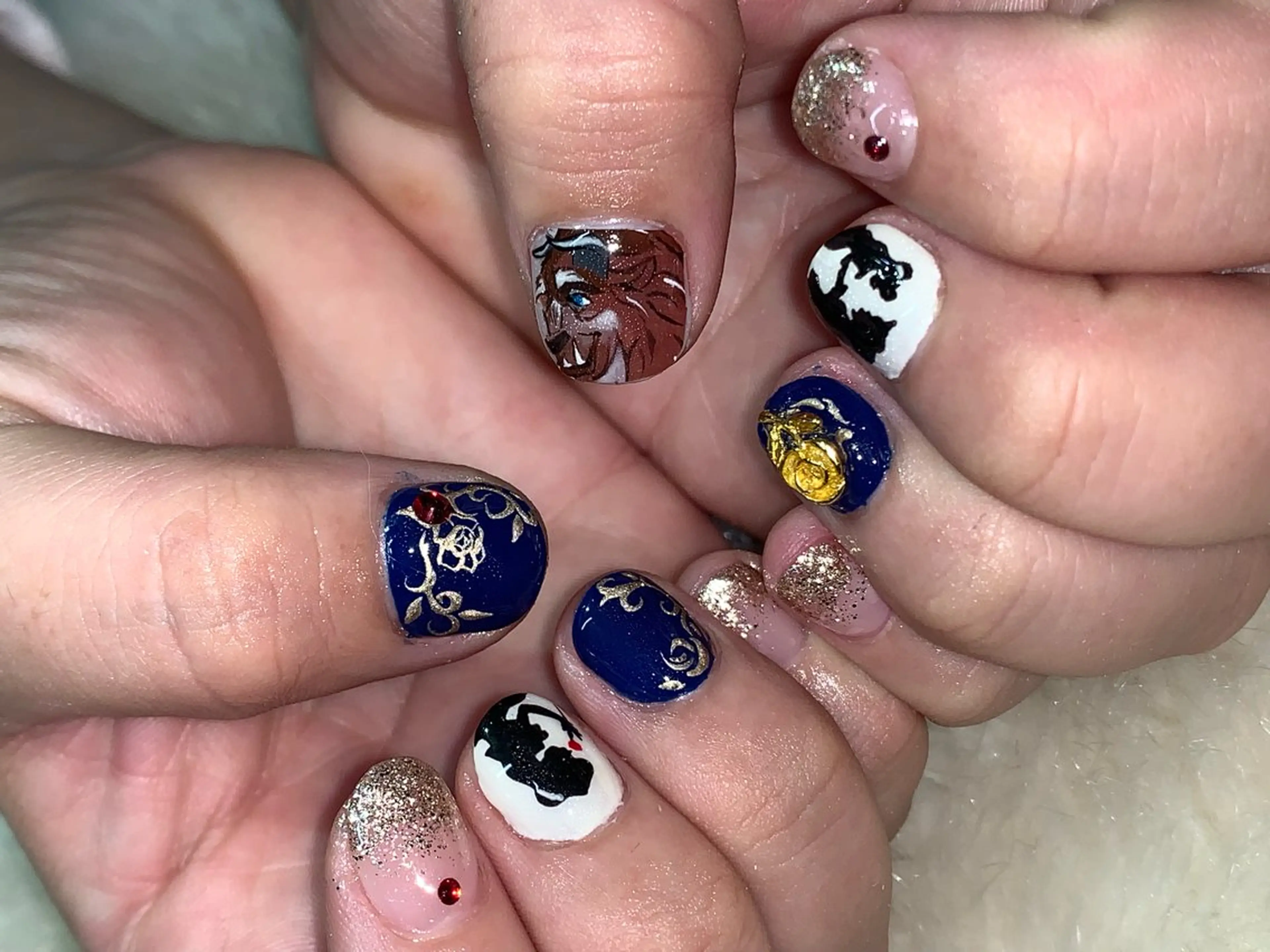 ネイル ハンドネイル NES NAIL所属・さゆり￤推しキャラ ￤ロングネイル🩷のネイルデザイン