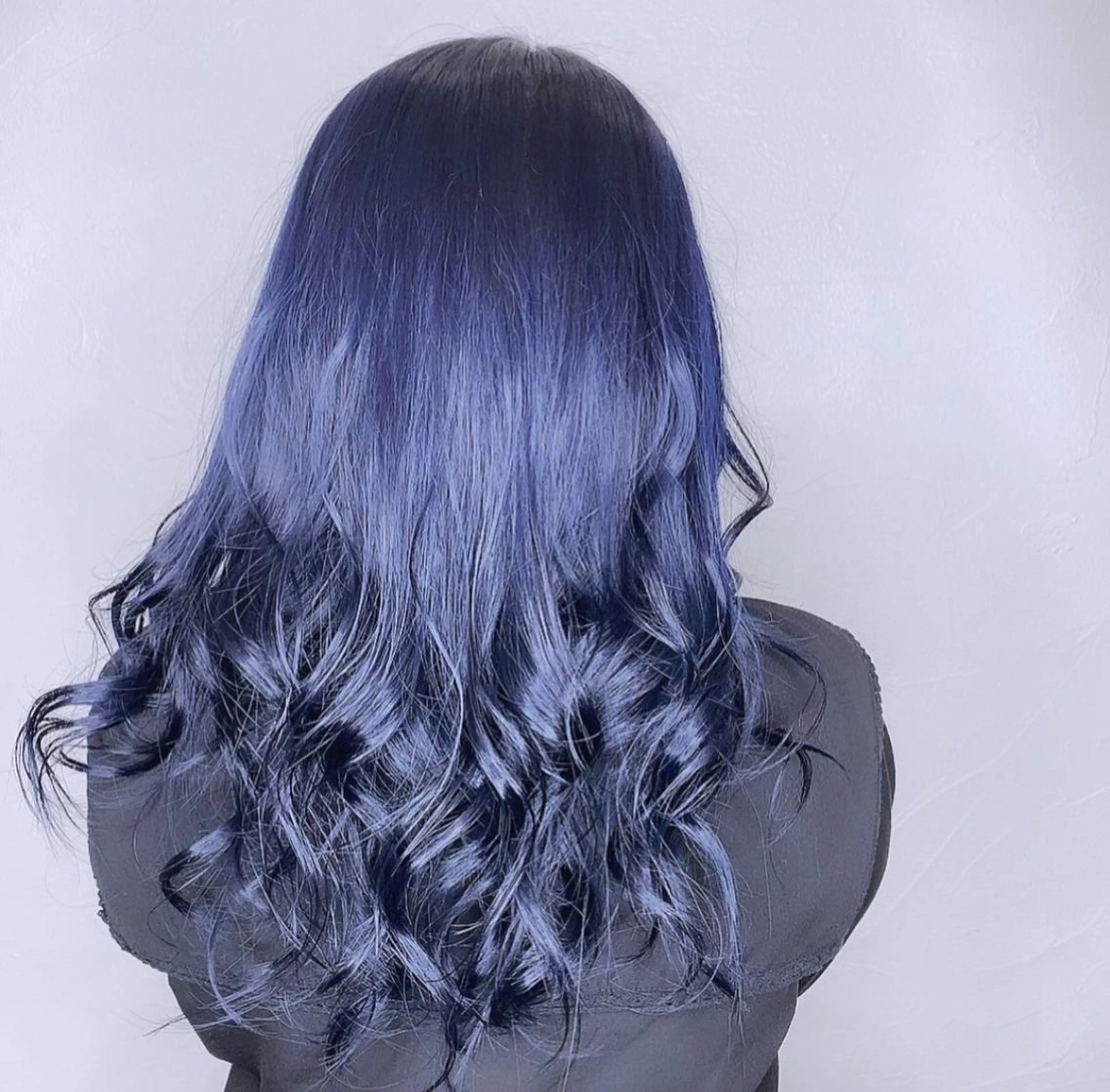 ミディアム カラー 熊谷ウルフ・レイヤー あゆむのヘアスタイル