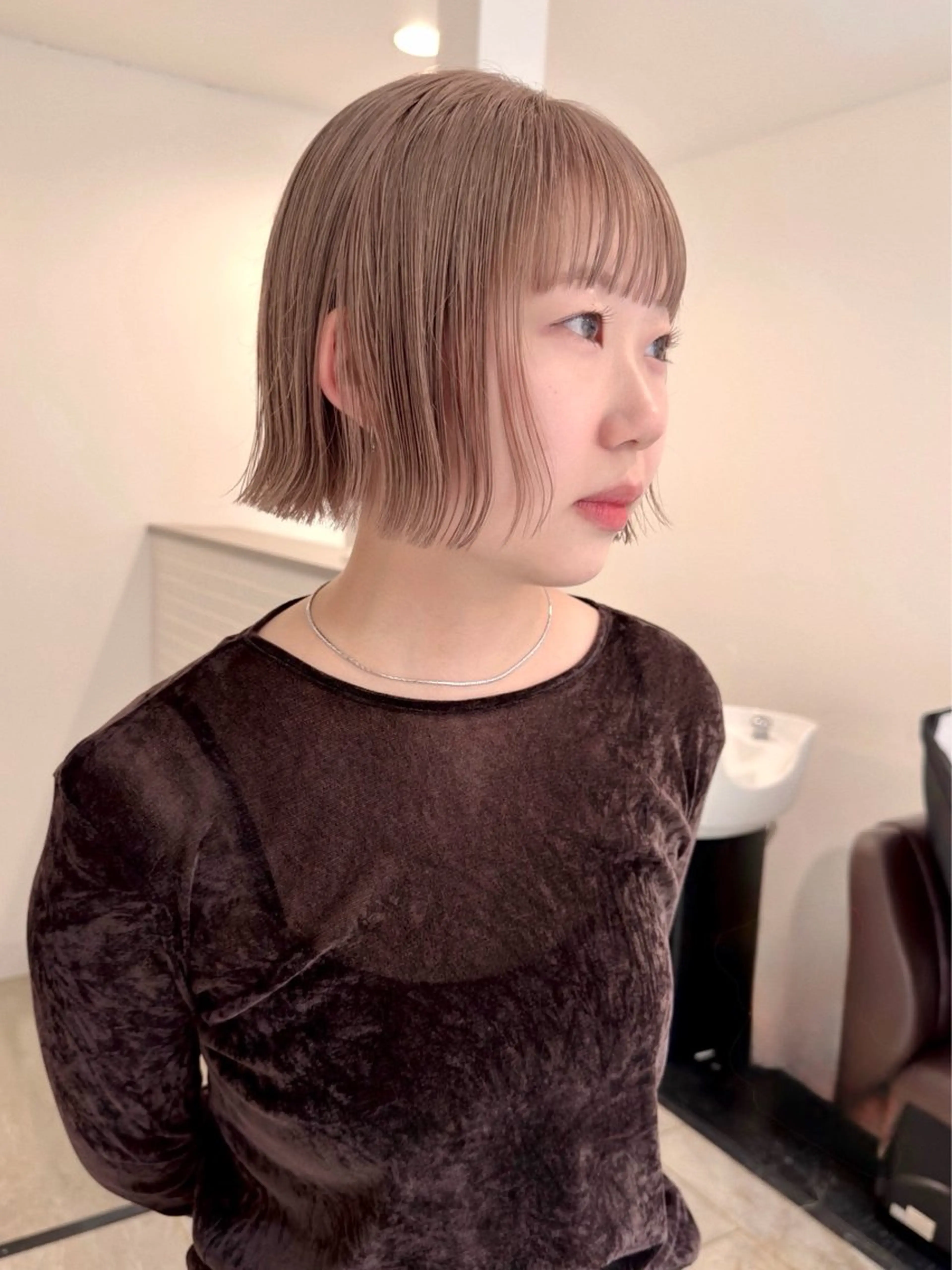 ショート カラー カット ヘアカラー トリートメント ミルクティーレイヤー Kaito🐩/栄のヘアスタイル