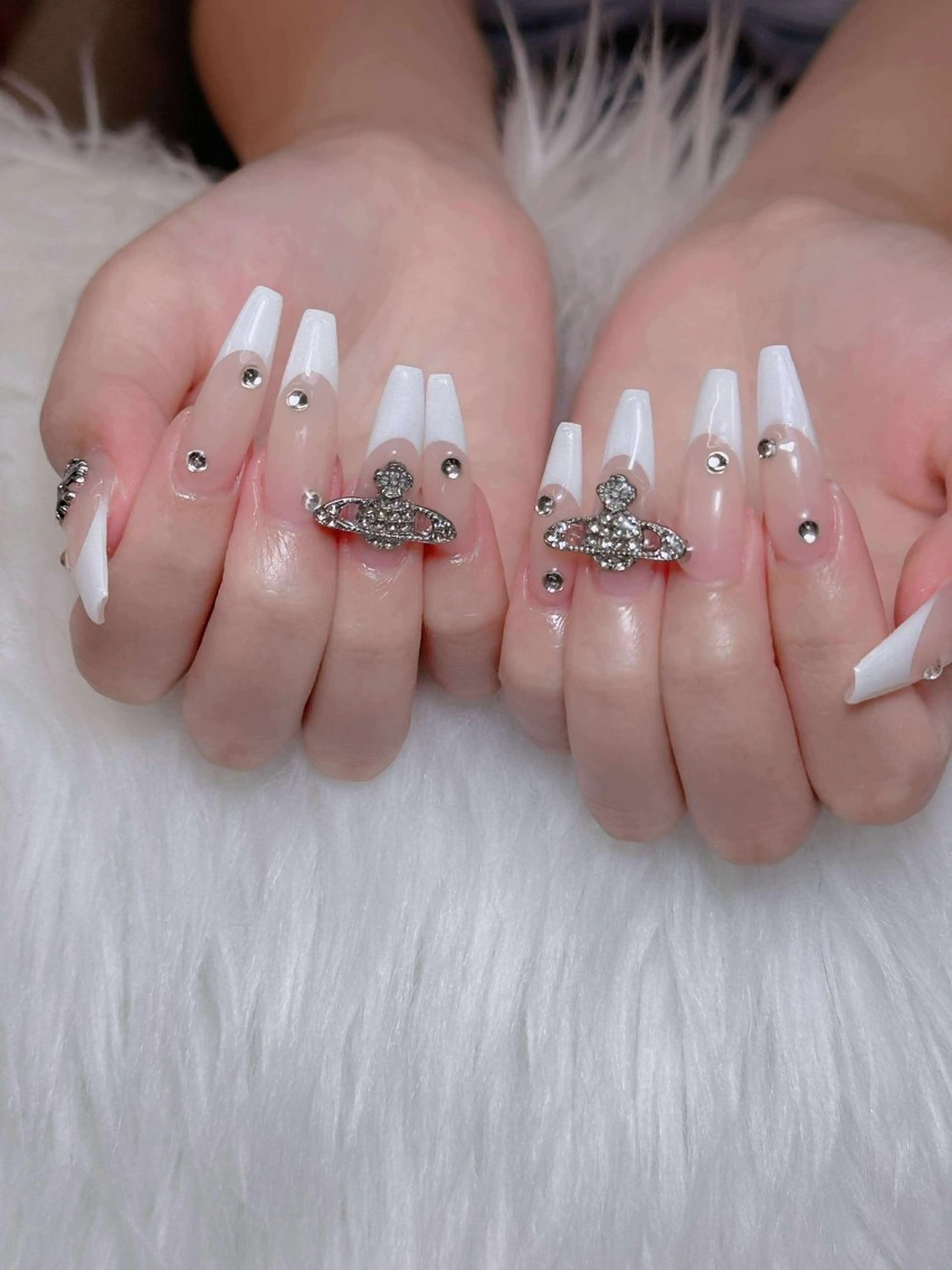 ネイル オーロラネイル チークネイル フットネイル フレンチネイル 韓国ネイル ハンドネイル Lumi Nailのネイルデザイン