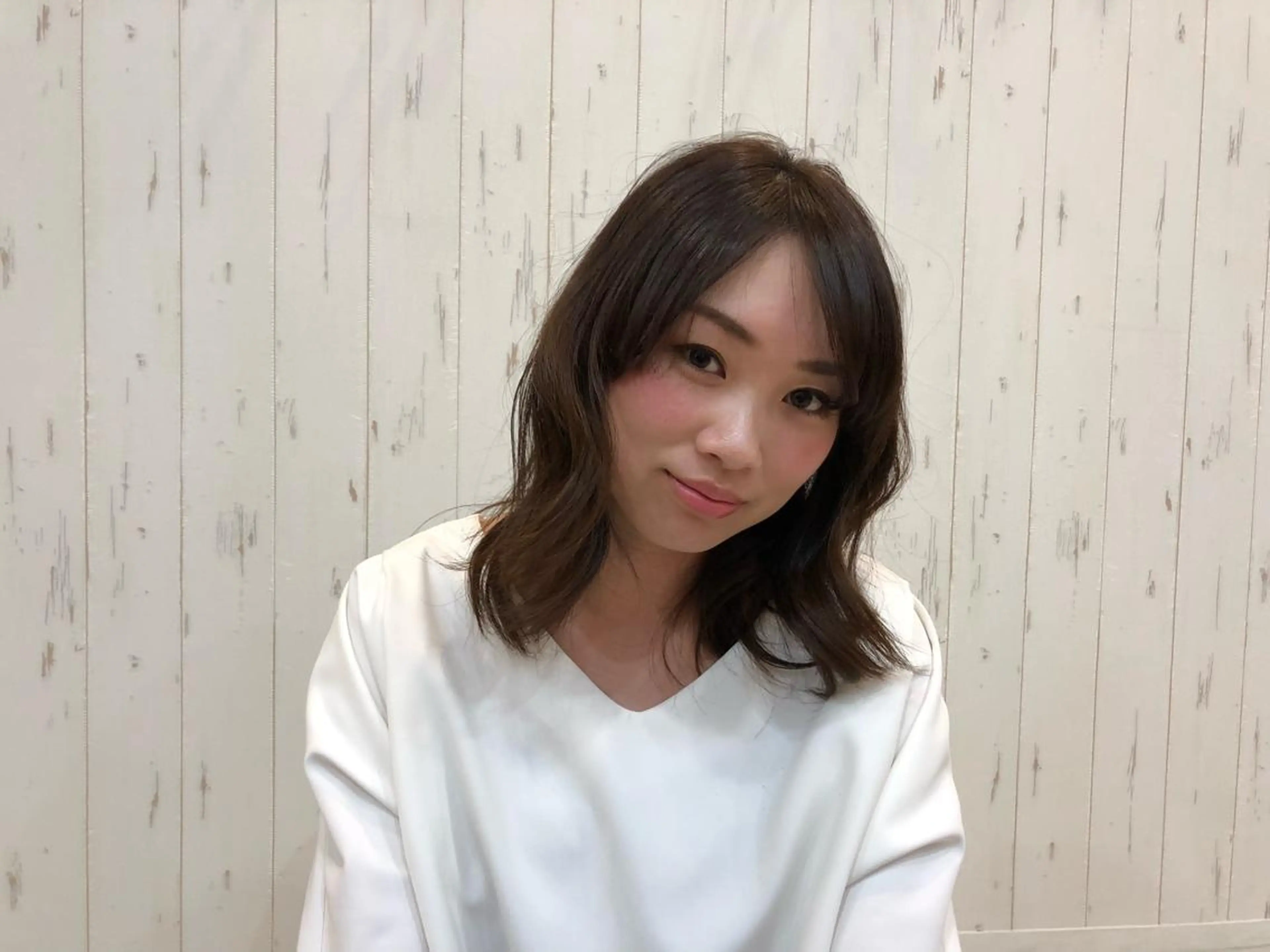 ミディアム カラー KAIzen. tomoのヘアスタイル