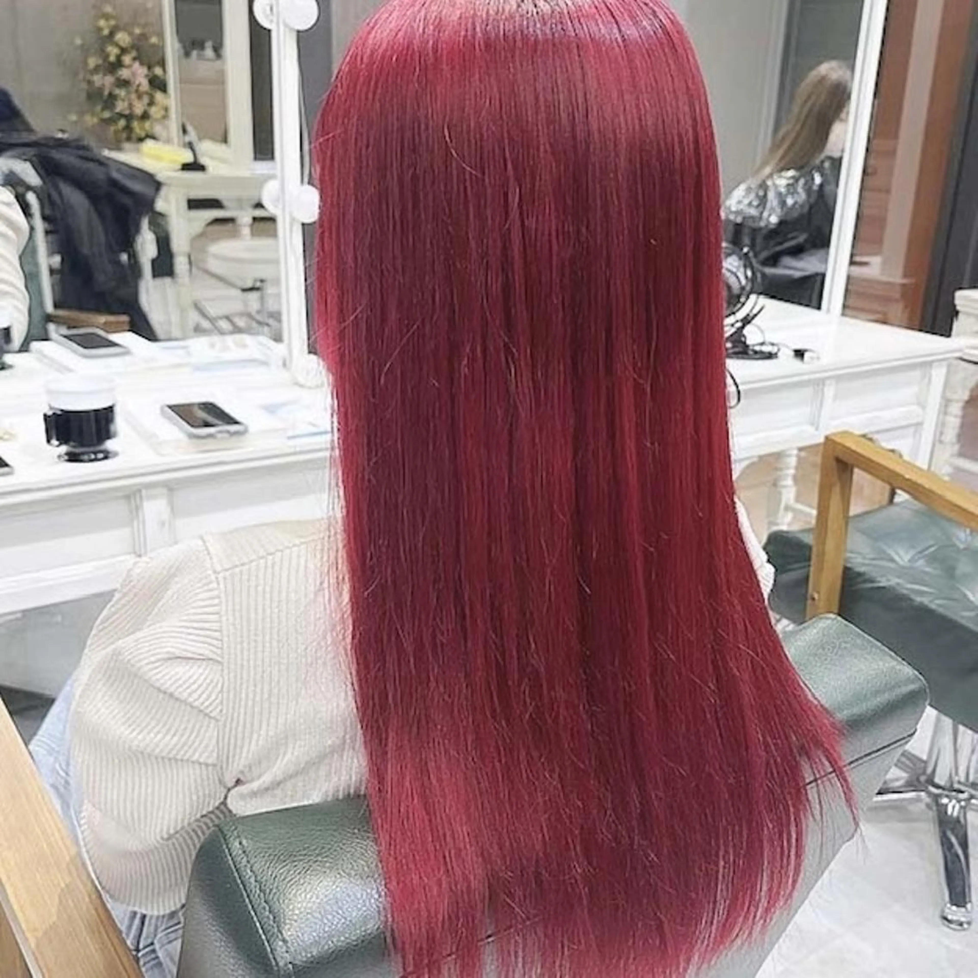 ロング カラー ブリーチ デザインカラー ハイトーンカラー レッドカラー Days 透明感カラーのヘアスタイル