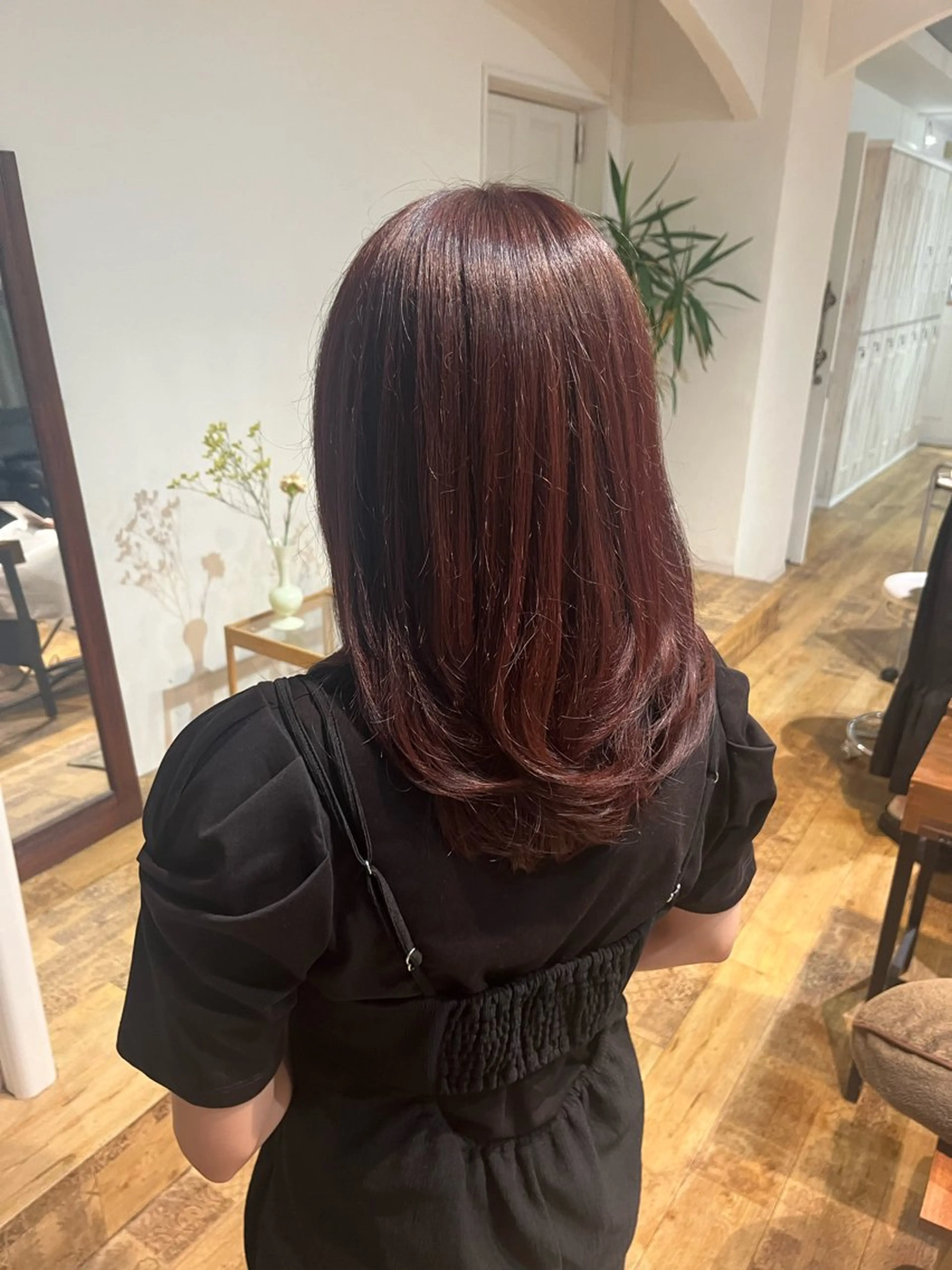 セミロング Anri /カラーモデルのヘアスタイル