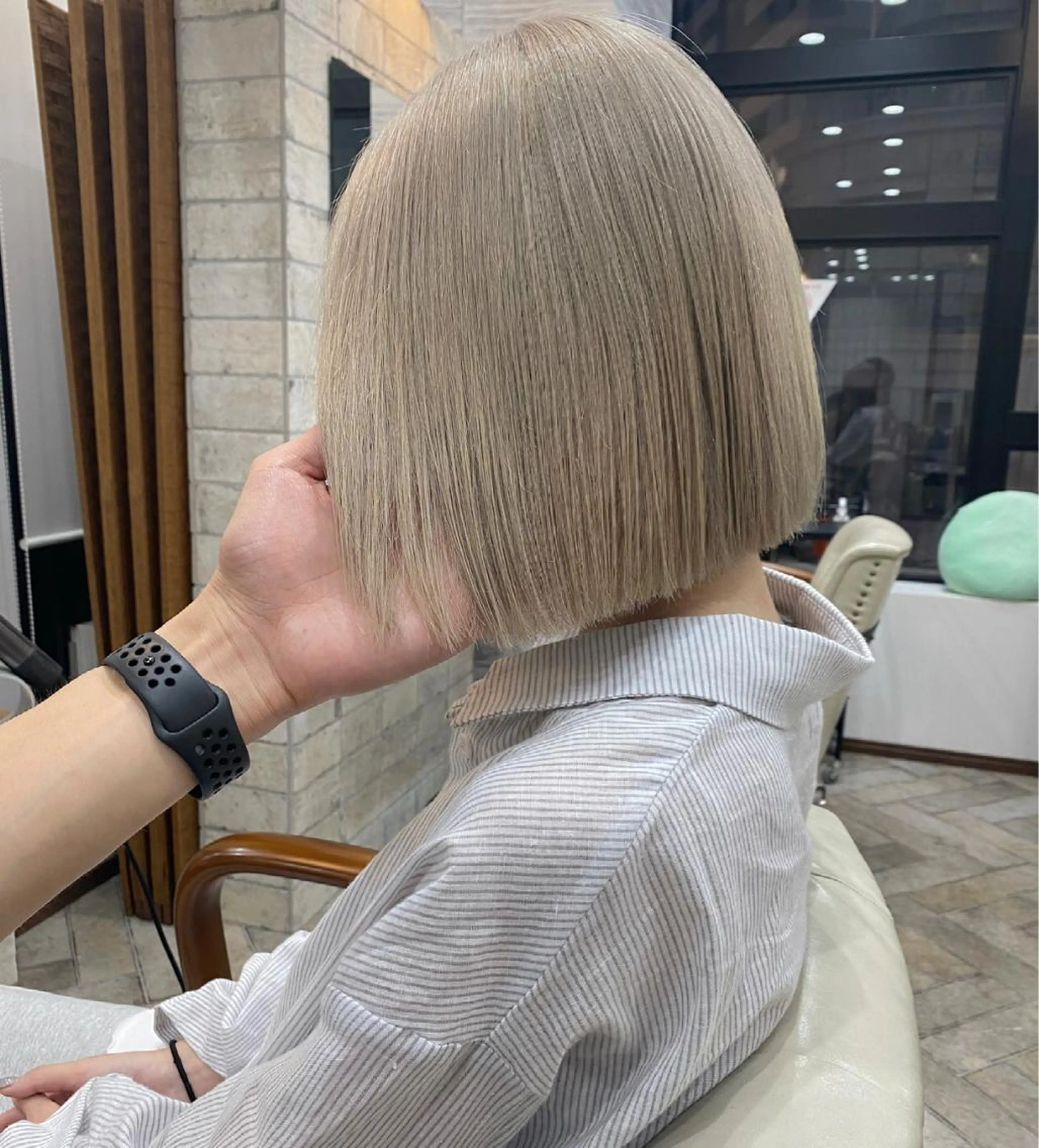 ショート ハイライト、レイヤー カット/西梅田/中西のヘアスタイル