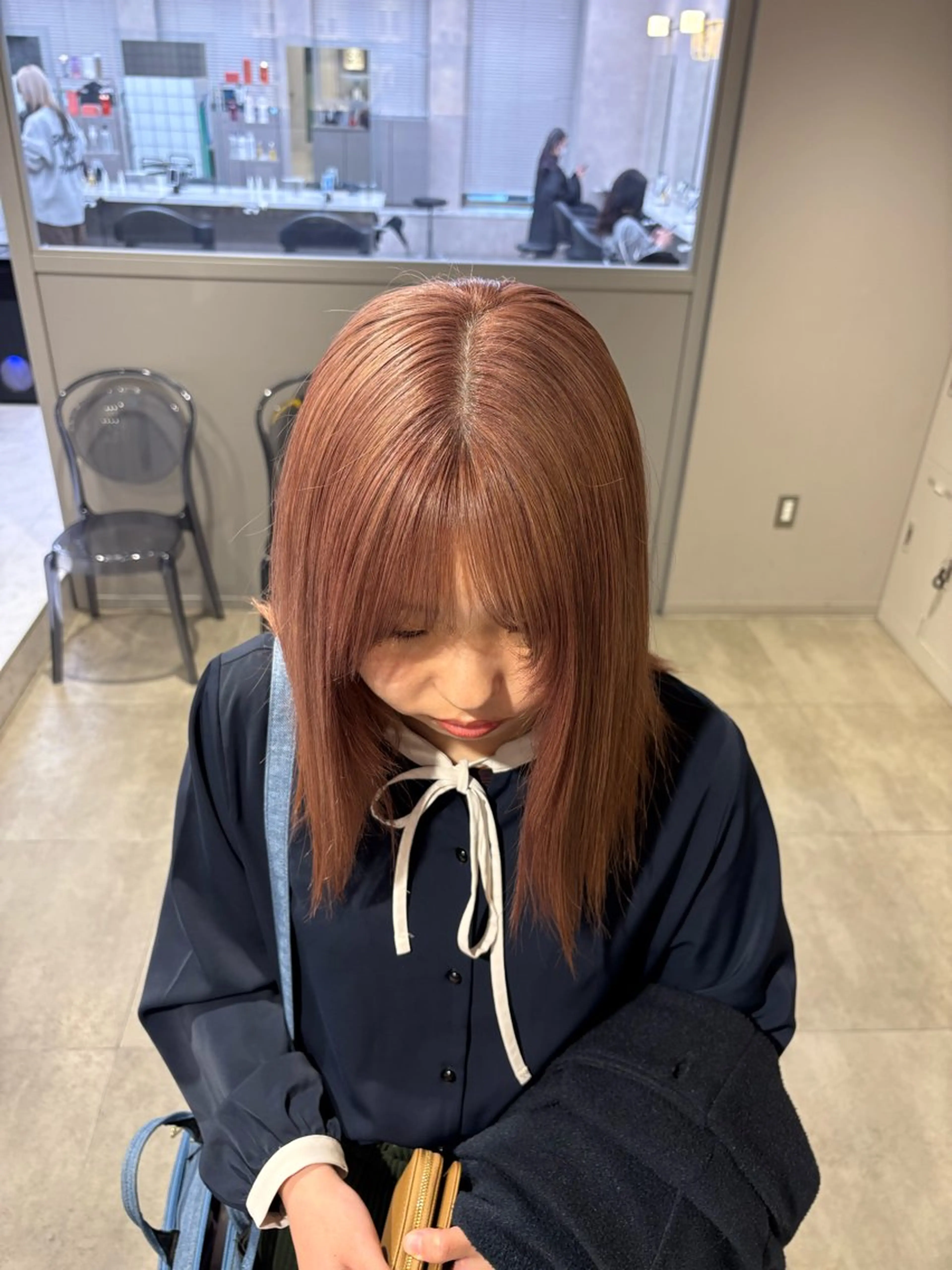 カラー ヘアカラー トリートメント ベージュ／ブラウン/ ナチュラルレイヤーのヘアスタイル