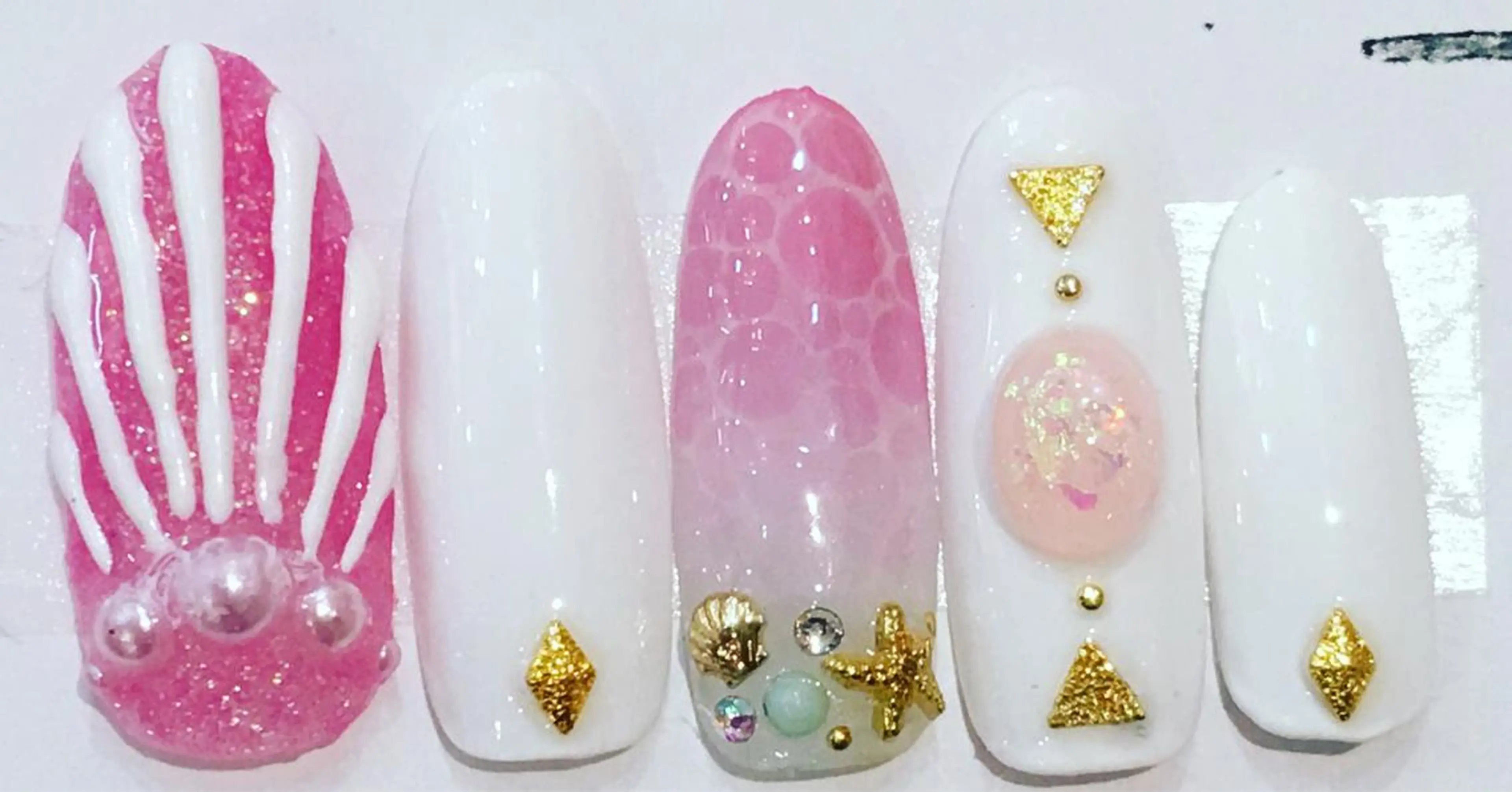 ロング カラー パーマ ヘアアレンジ メンズ キッズ ネイル マツエク・マツパ アートネイル フットネイル ジェルネイル キラキラネイル スカルプネイル NAILSGOGO shibuyaのネイルデザイン