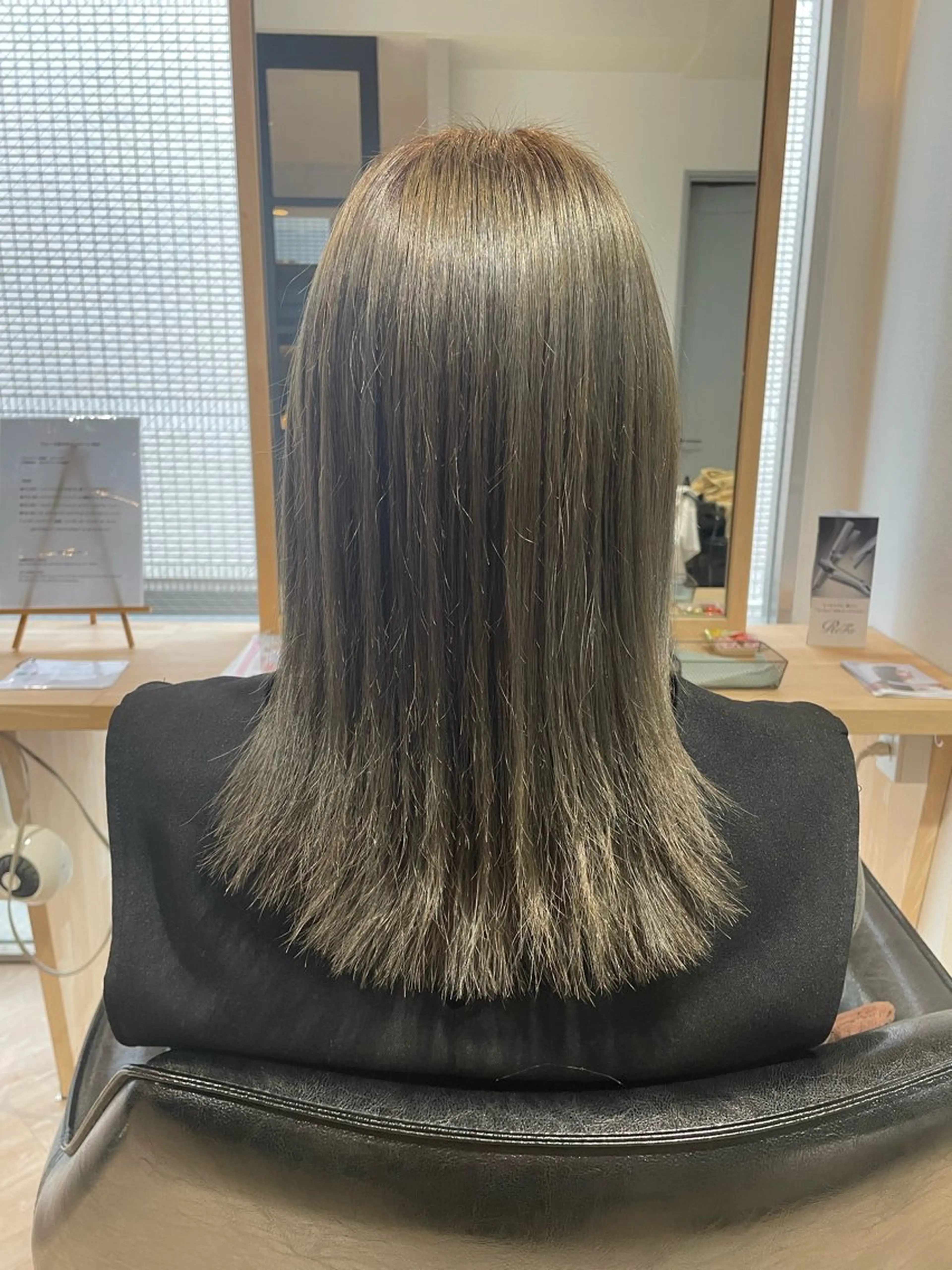 カラー 小西 優萌のヘアスタイル