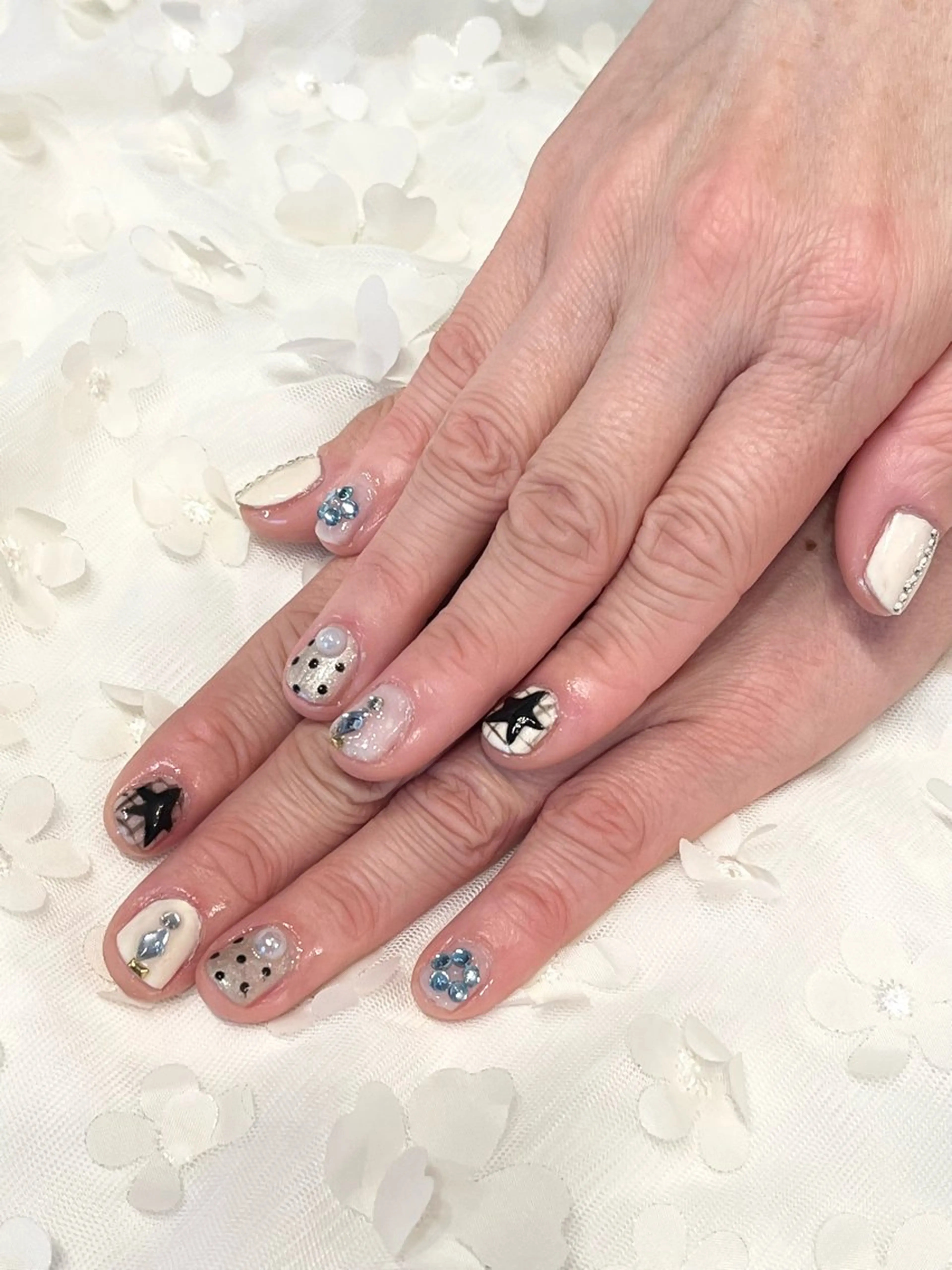 ネイル ドット ハンドネイル GARDEN GELのネイルデザイン