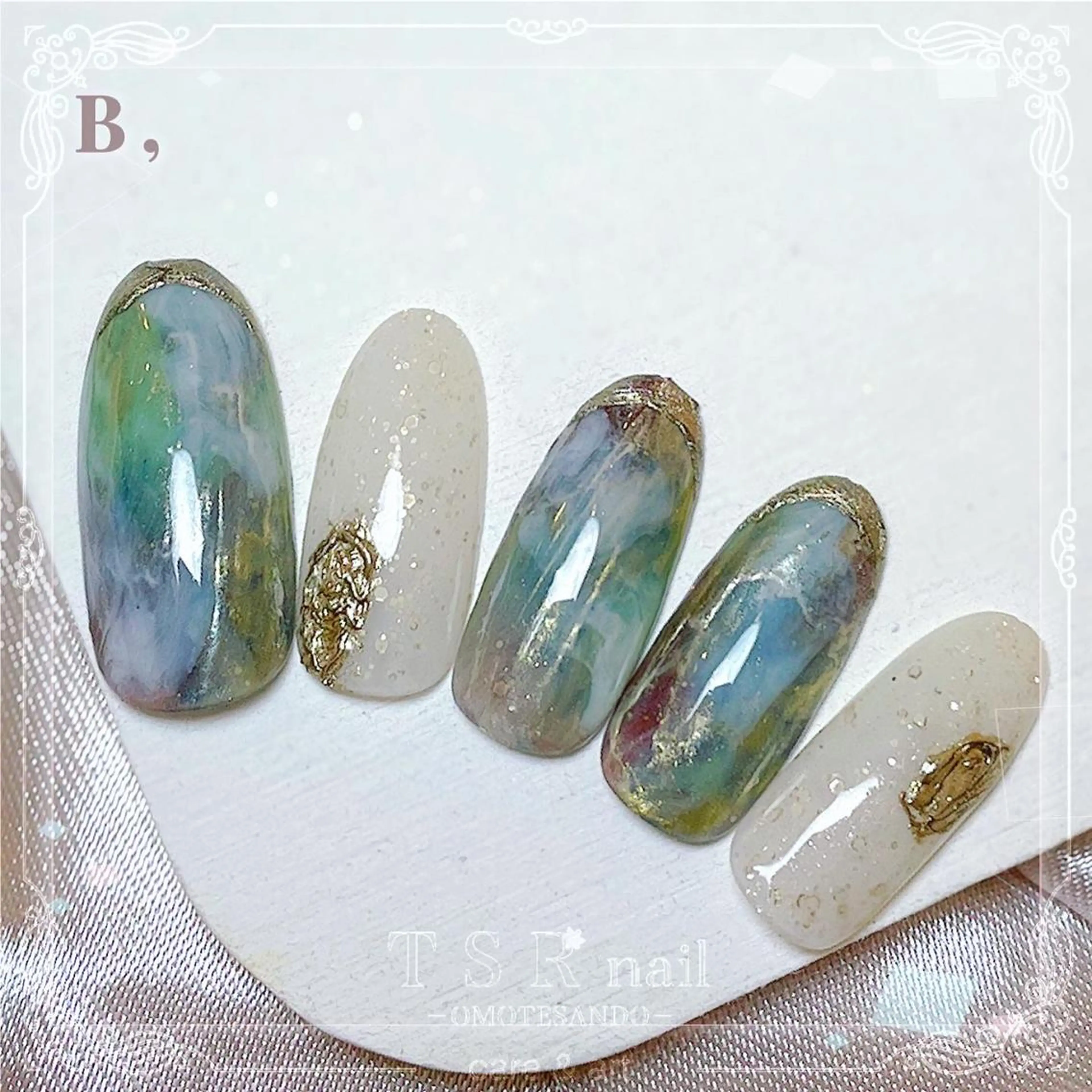 ネイル アートネイル グリーン ミラーネイル ニュアンスネイル ピスタチオネイル 爪咲 りり花のネイルデザイン