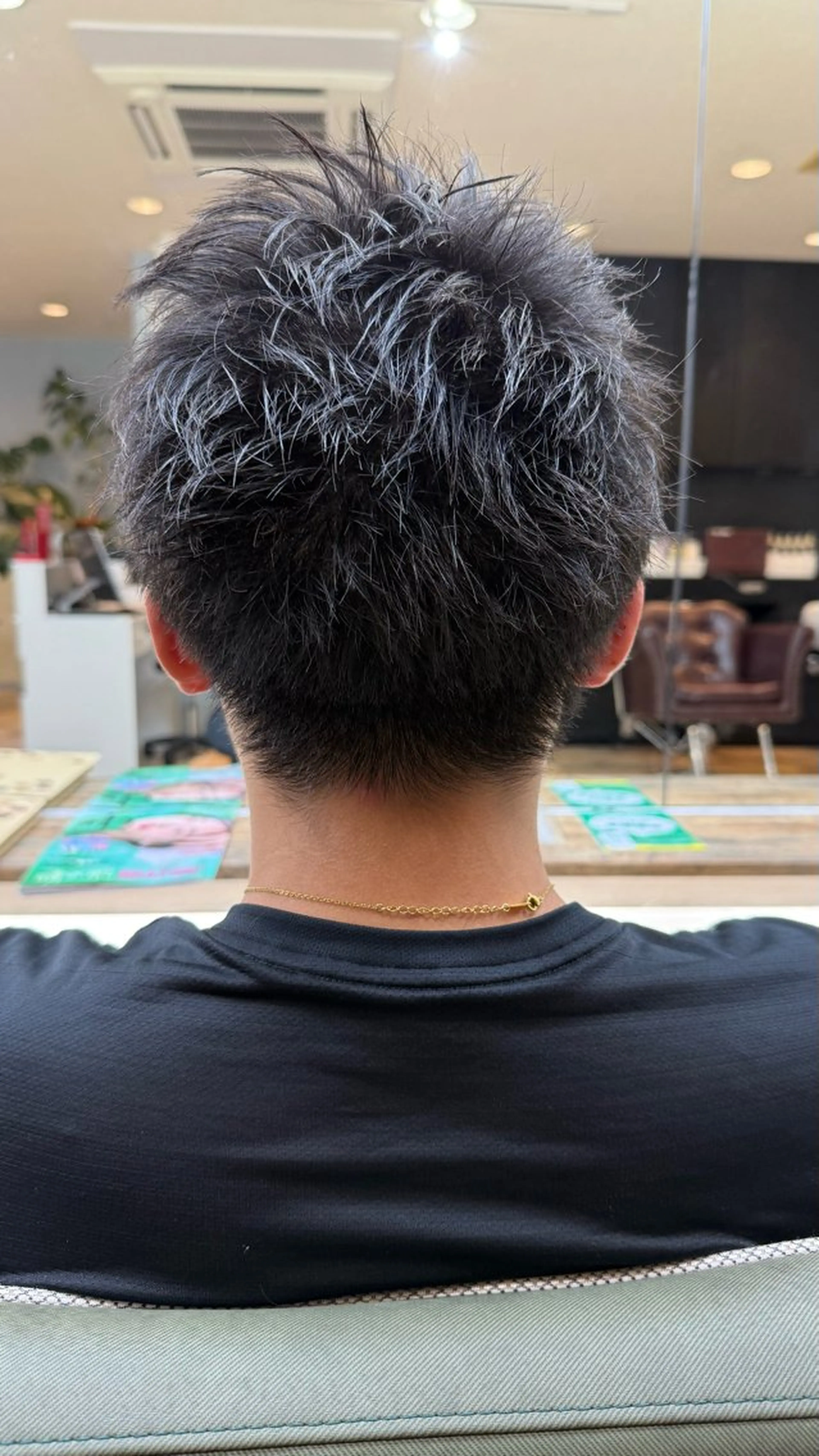 ショート メンズ CHROM所属・ハイトーン募集中 💜✝️荒川優輝のヘアスタイル