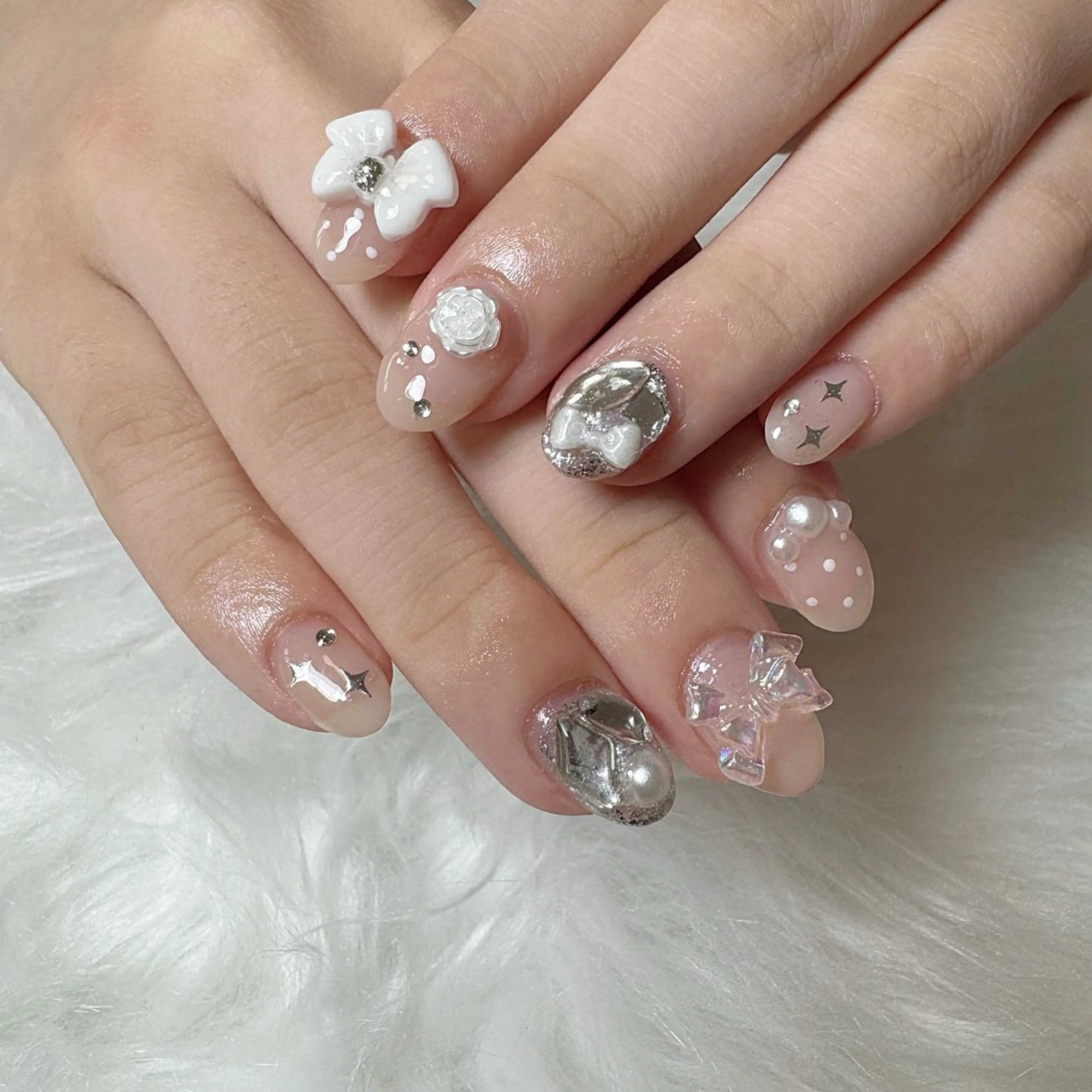 ネイル シュシュ 🎀 girly nailのネイルデザイン