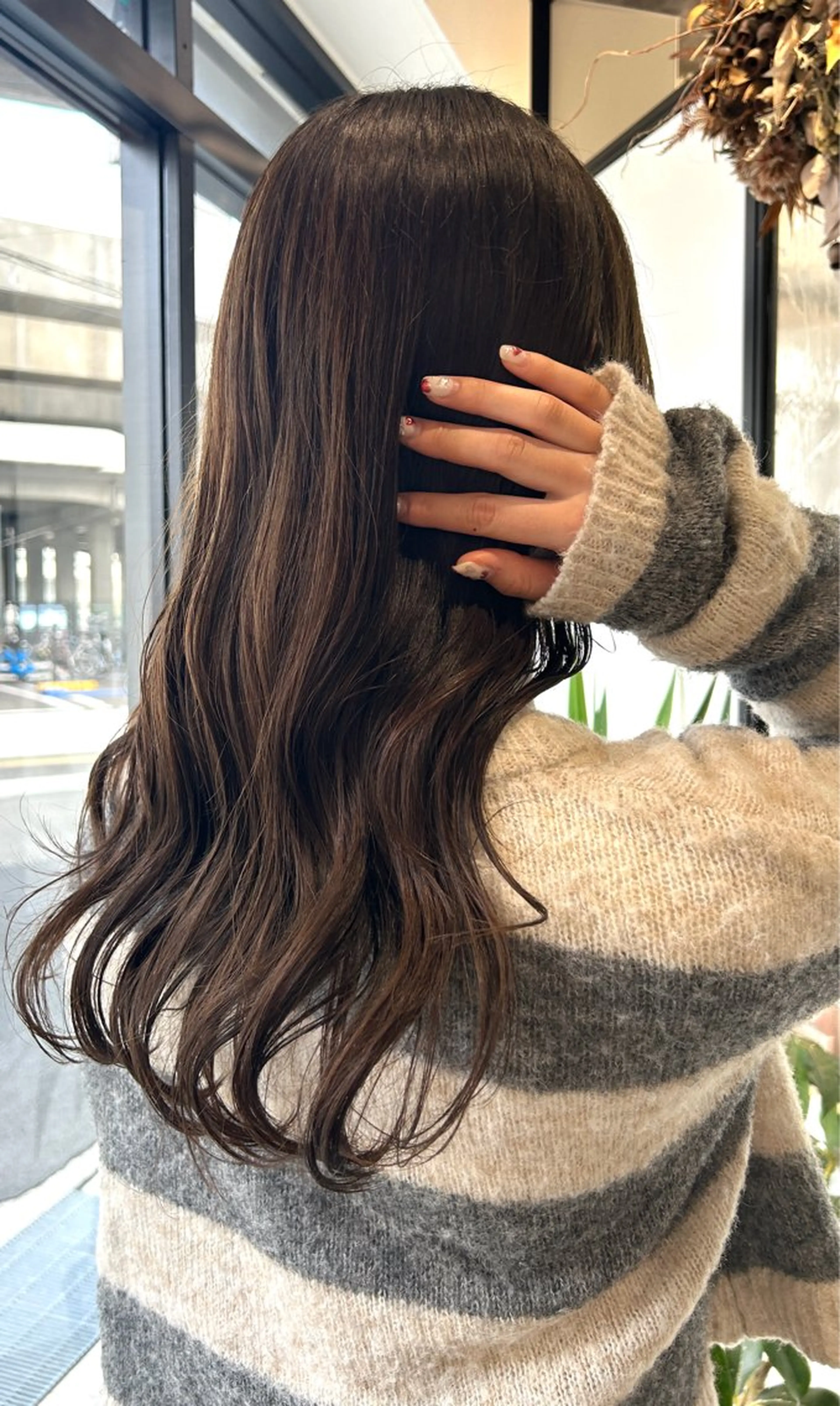 ロング カラー グレージュ 河野 いずみのヘアスタイル