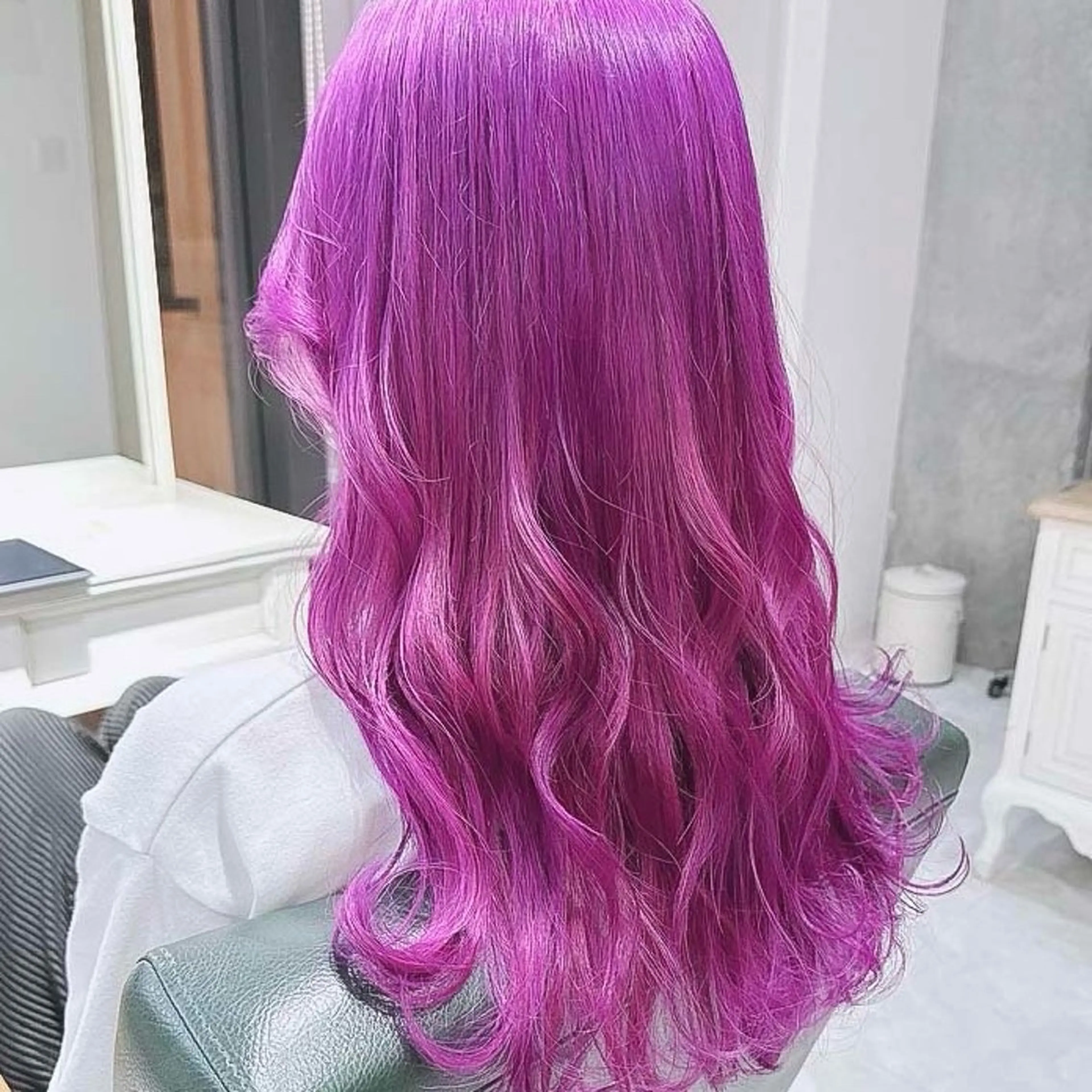 ロング カラー ブリーチ デザインカラー ハイトーンカラー パープルカラー ヘアカラー トリートメント ヘアセット DAYS Men’sのヘアスタイル