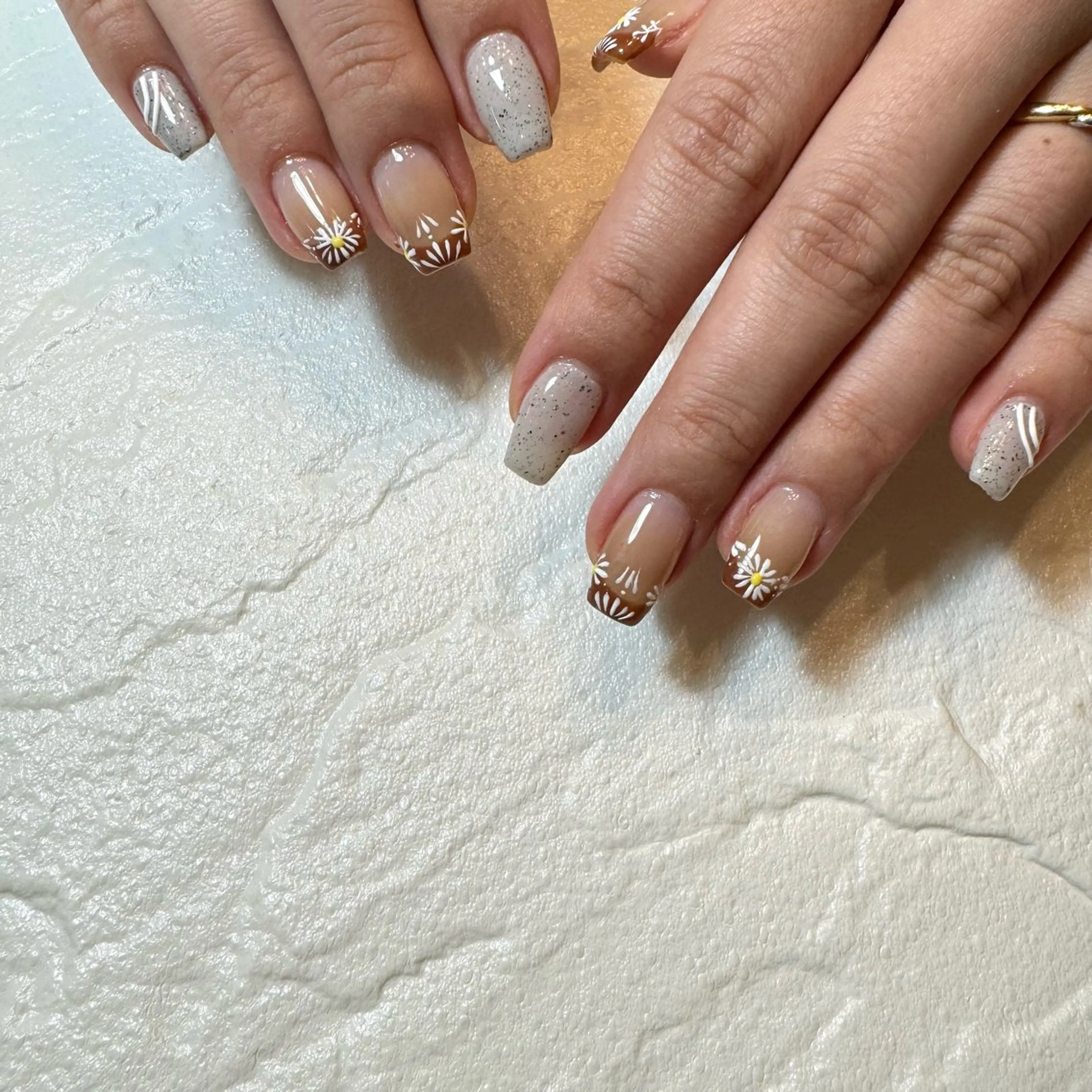 ネイル Aulu'bネイル ボディージュエリーのネイルデザイン