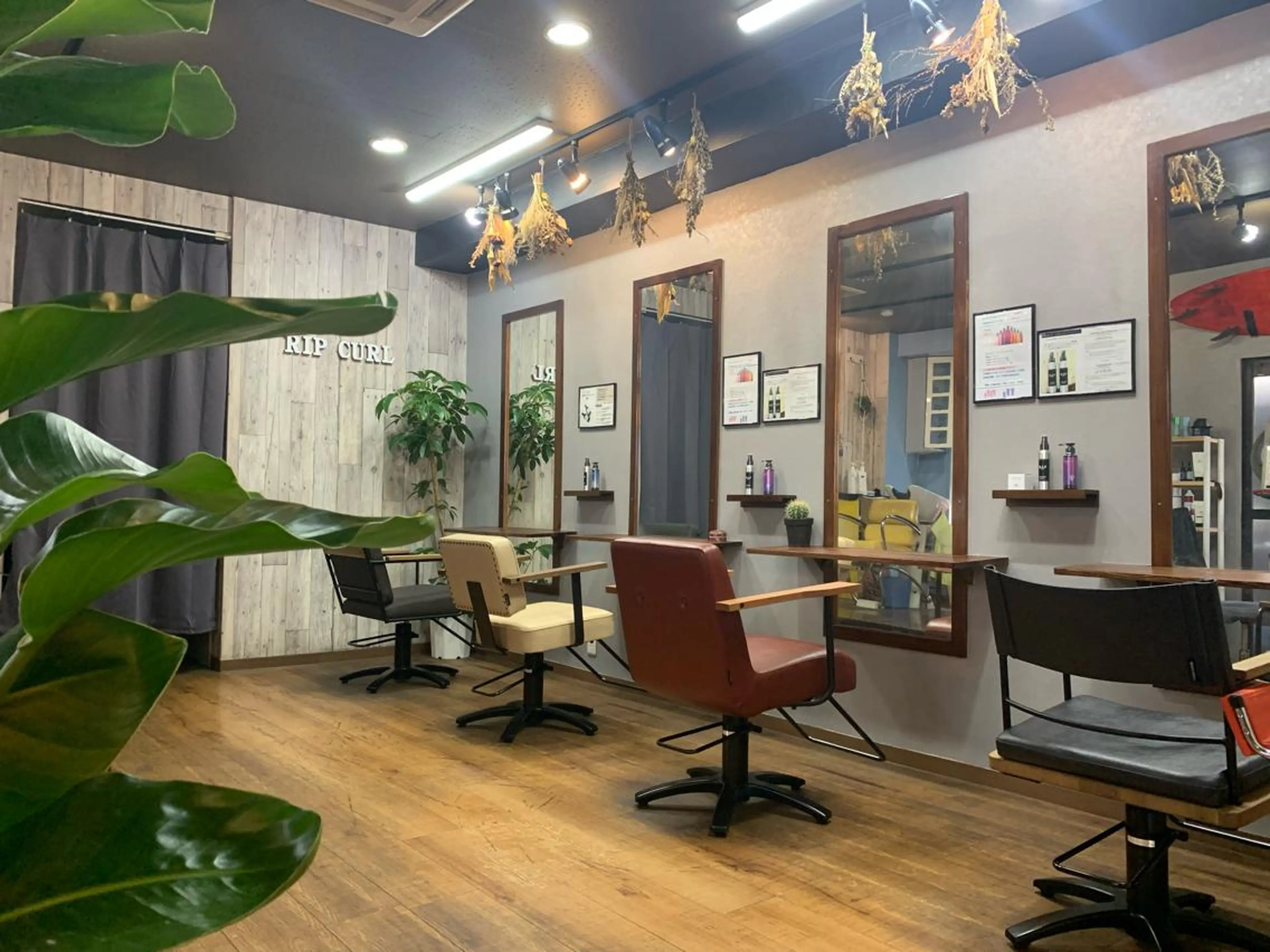 リップカール 神戸のヘアスタイル