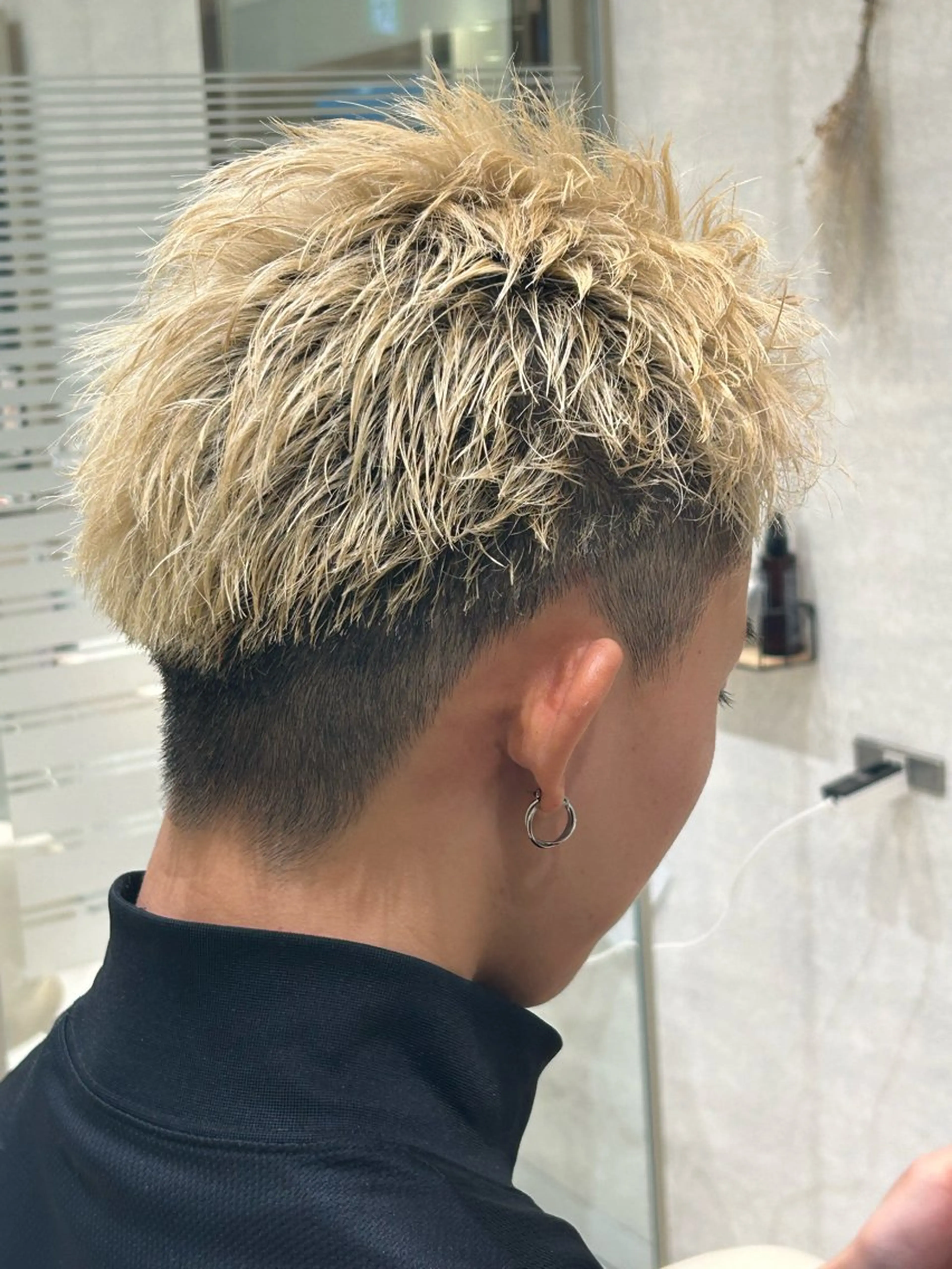 メンズ メンズハイトーン 刈り上げ カット メンズカット/パ ーマ/スズキショウタのヘアスタイル