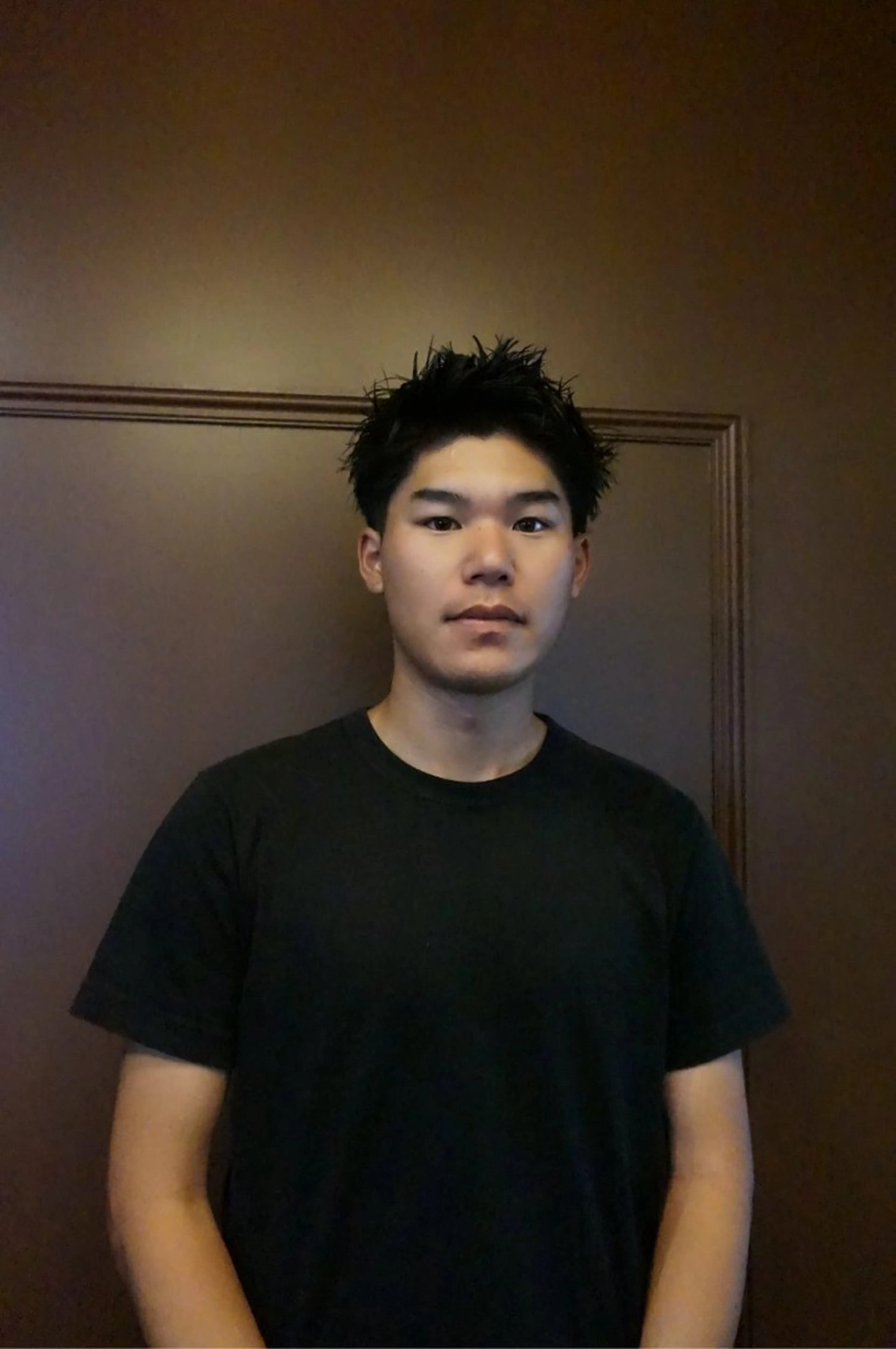 メンズ フェードカット スパイキーショート 窪田 力也のヘアスタイル