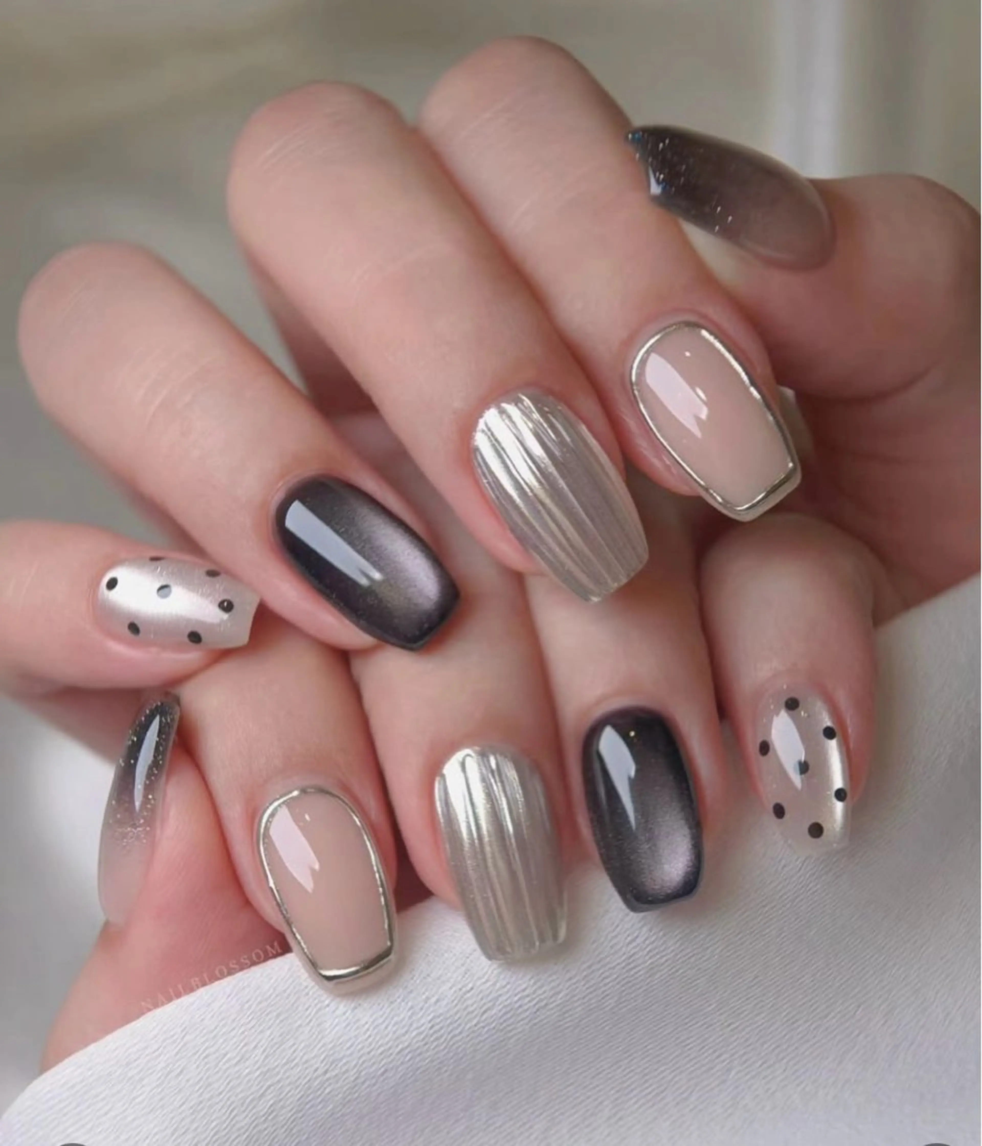 ネイル 持ち込み ハンドネイル JISOO ANA.CHUOのネイルデザイン