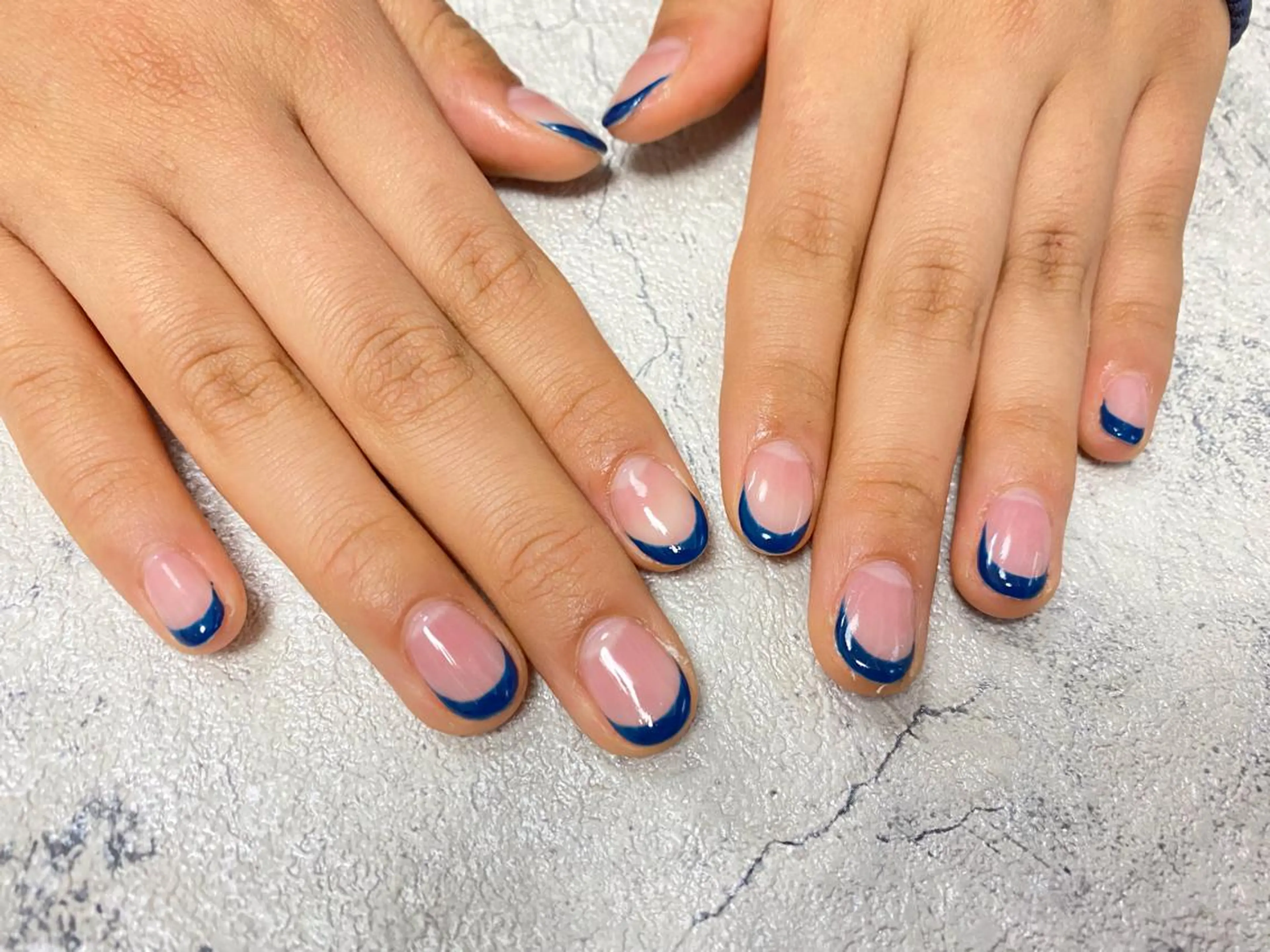 ネイル フレンチネイル ネイビー Mogu nail 二子玉川のネイルデザイン