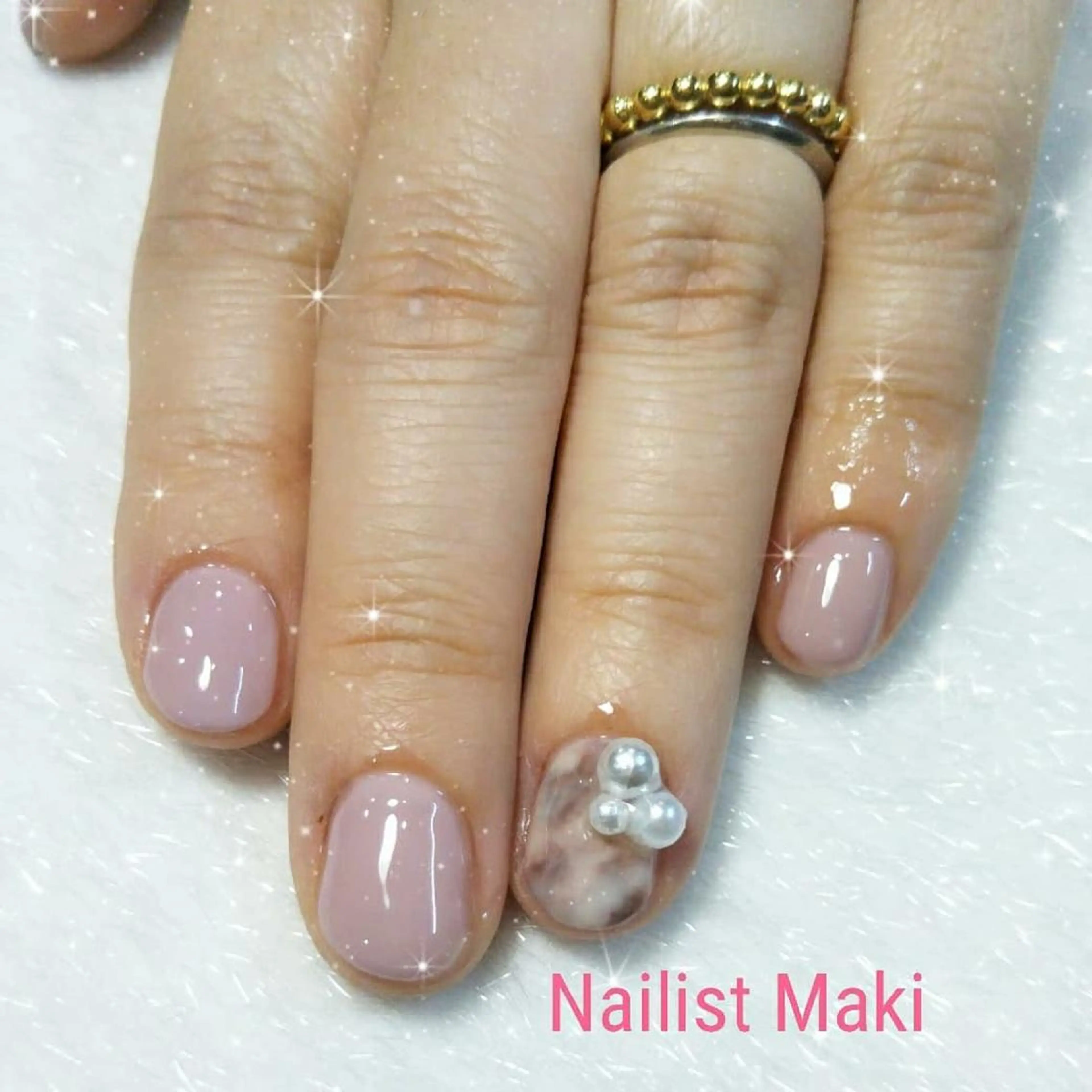 ネイル 小顔・毛穴・たるみ ネイル　似内真樹のエステ・リラクイメージ