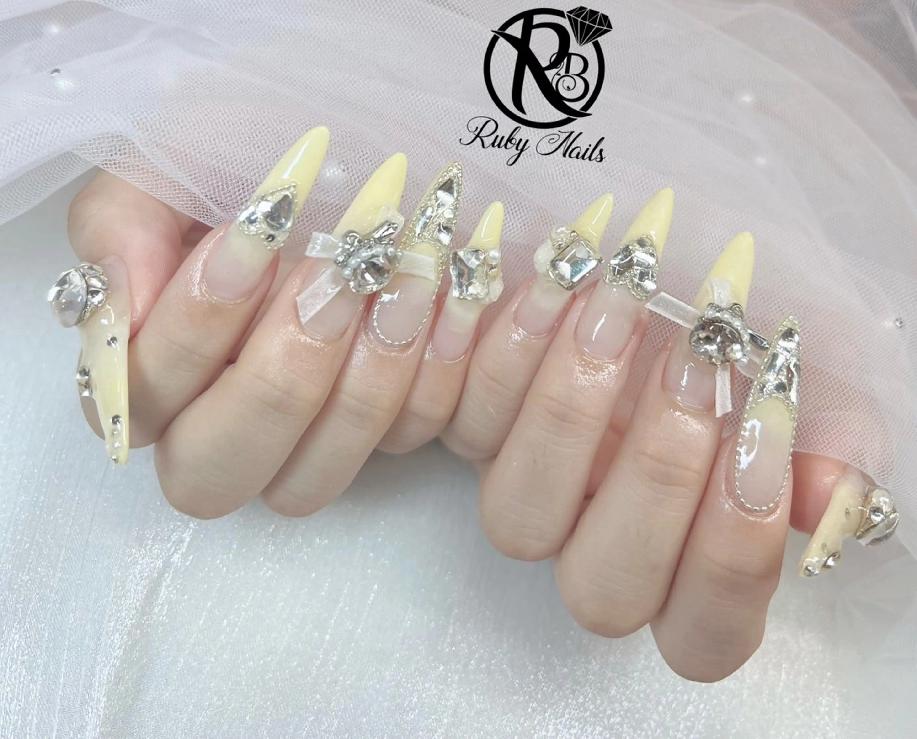 ネイル グラデーション キラキラネイル 韓国ネイル マグネットネイル 持ち込み ハンドネイル RUBY Nail 日暮里店のネイルデザイン