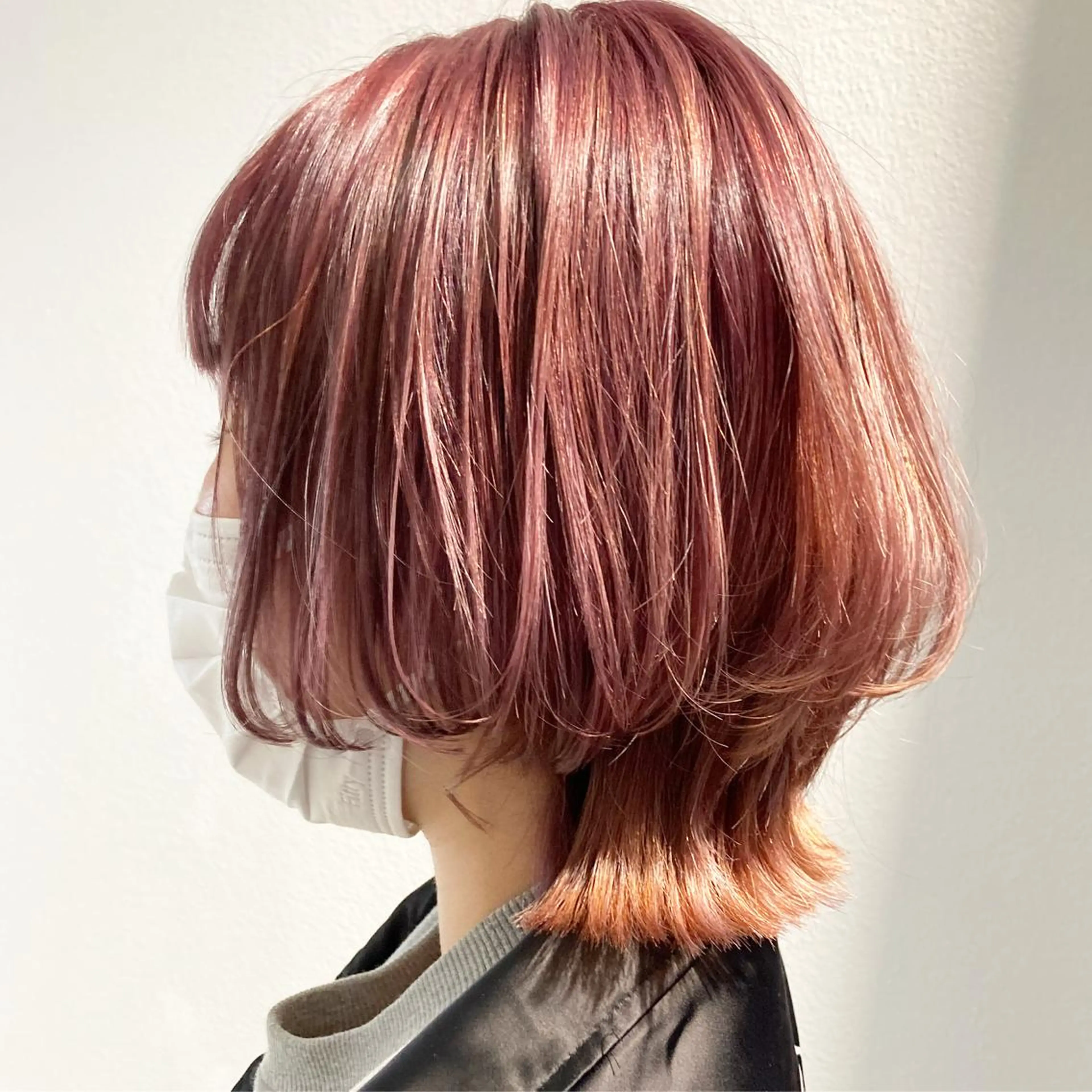 ミディアム カラー ブリーチ ピンクカラー ウルフカット カット ヘアカラー トリートメント GO TODAY  SHAIRE  SALON   渋谷モディ所属・スキバサミを使わない カット🌼唯🌼のヘアスタイル