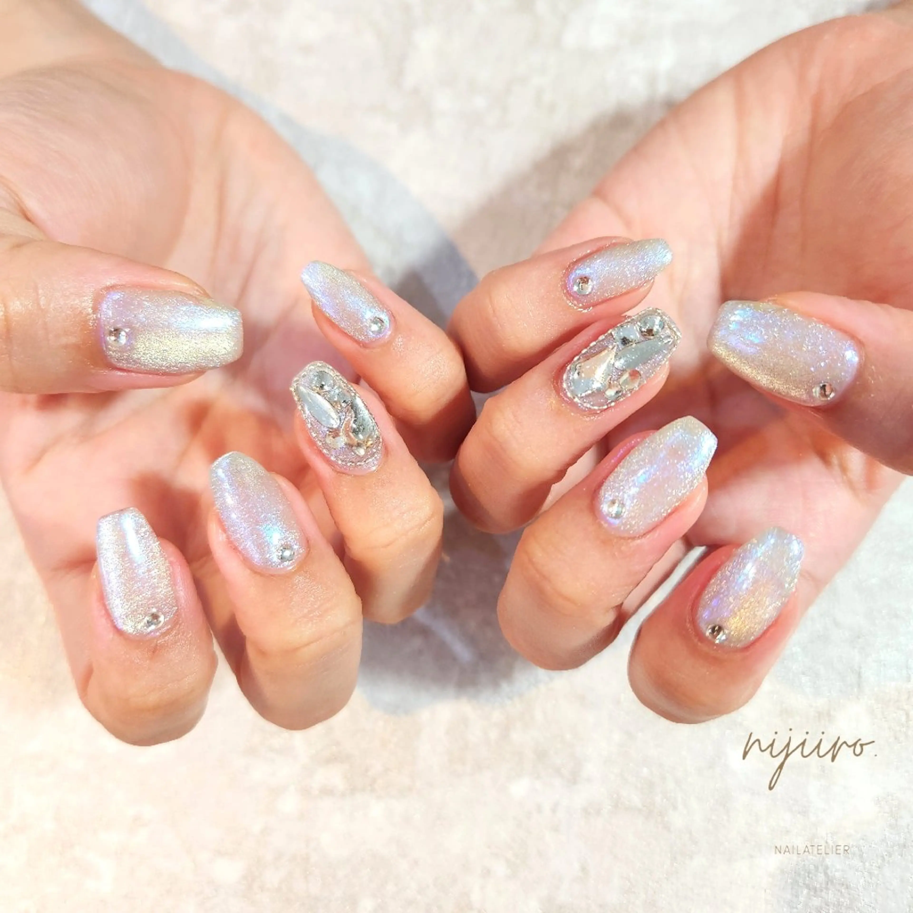 ネイル オーロラネイル マグネットネイル ハンドネイル nailatelier nijiiro.所属・nijiiro🌈 サトウのネイルデザイン