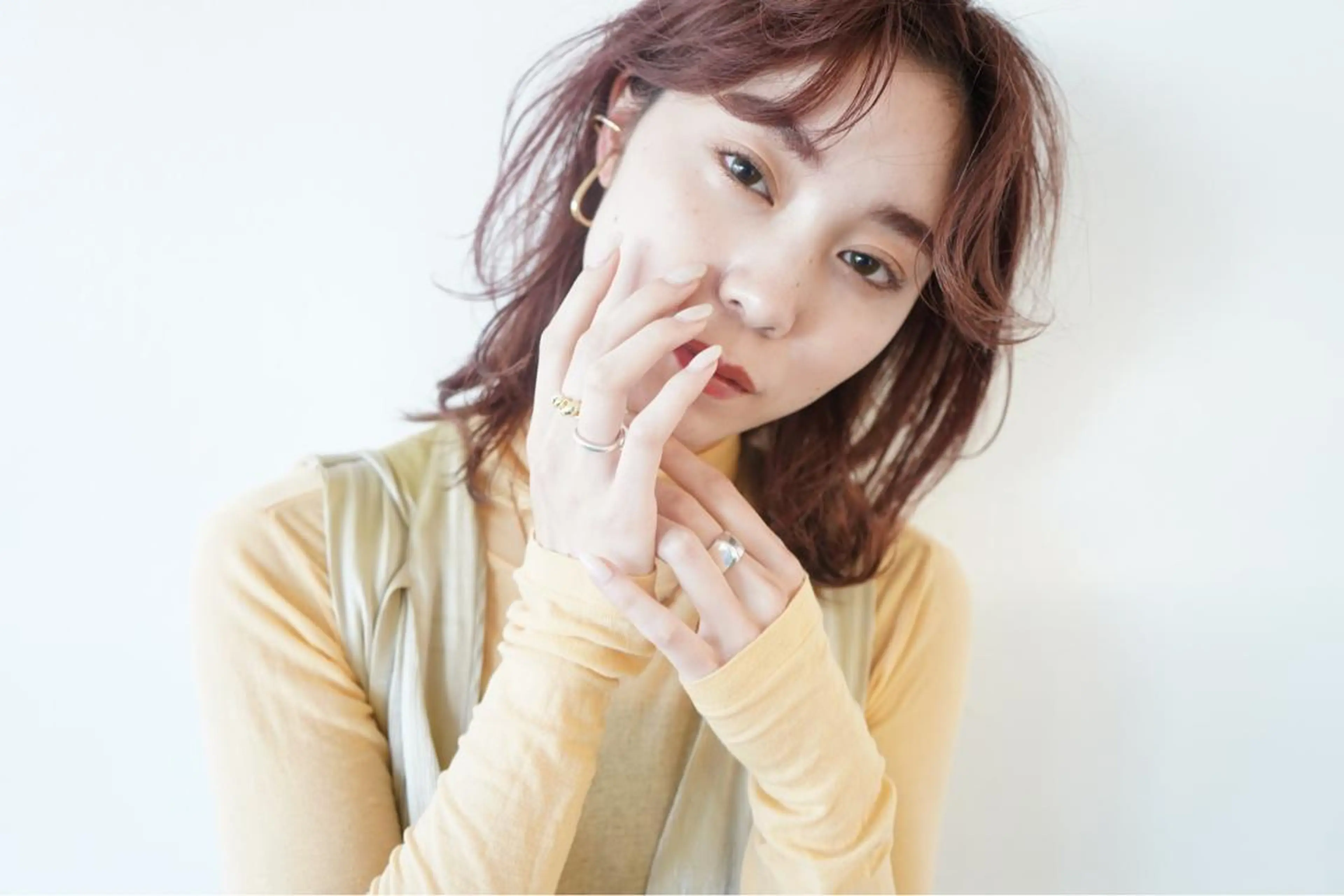 ミディアム ミルクティ/ピンク/ レイヤー/yuriaのヘアスタイル