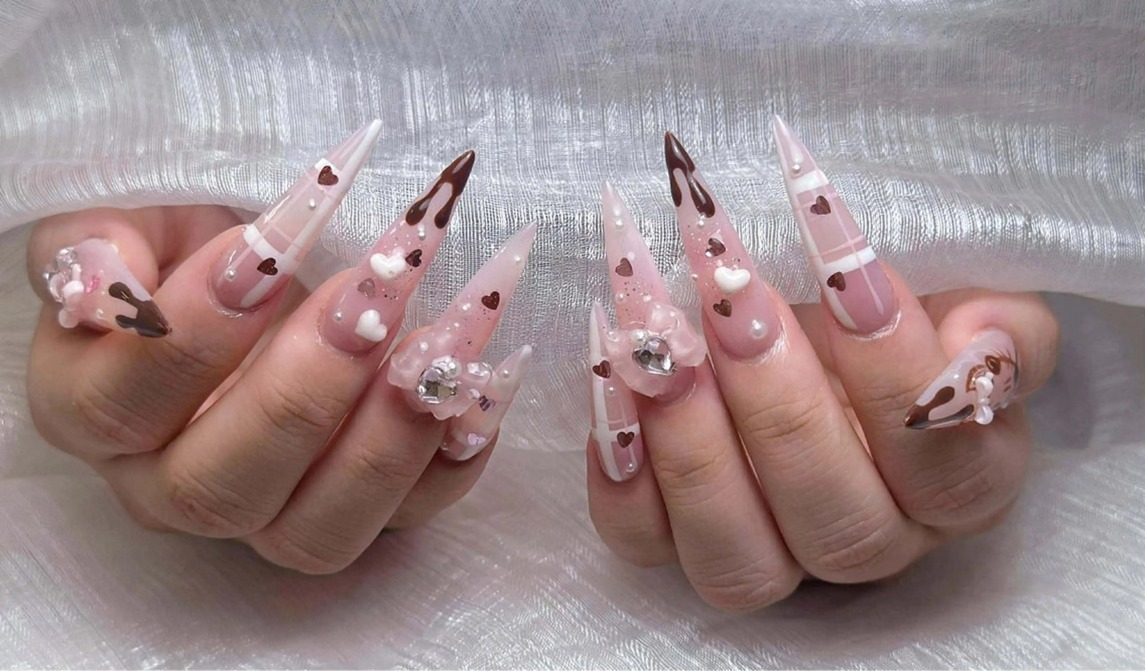 ネイル アートネイル ジェルネイル マグネットネイル ネイルチップ ハンドネイル Jenn Nail Shinokuboのネイルデザイン