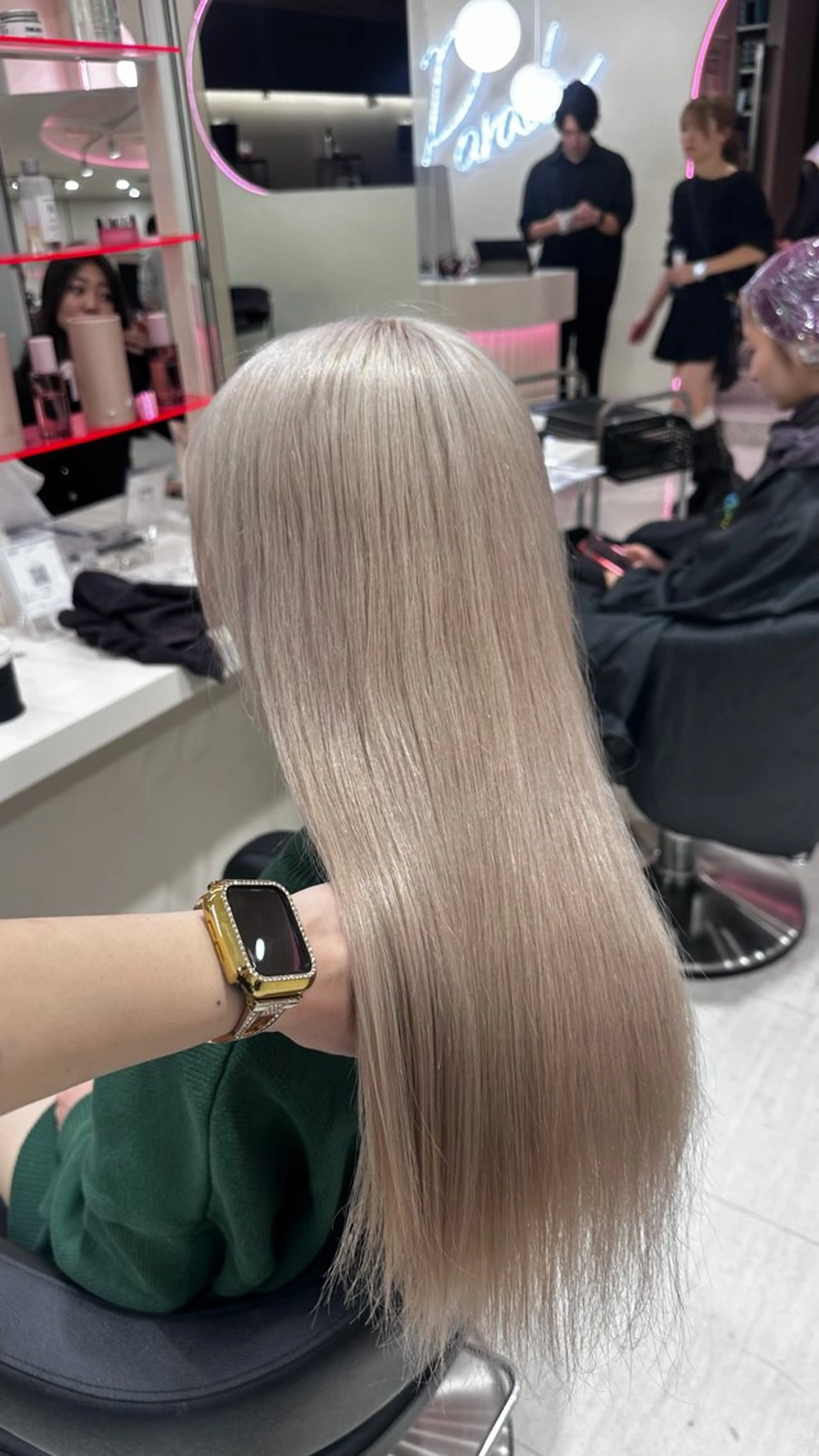 ロング ヘアカラー トリートメント ️🫧 AINE 🫧ハイトーンカラーのヘアスタイル