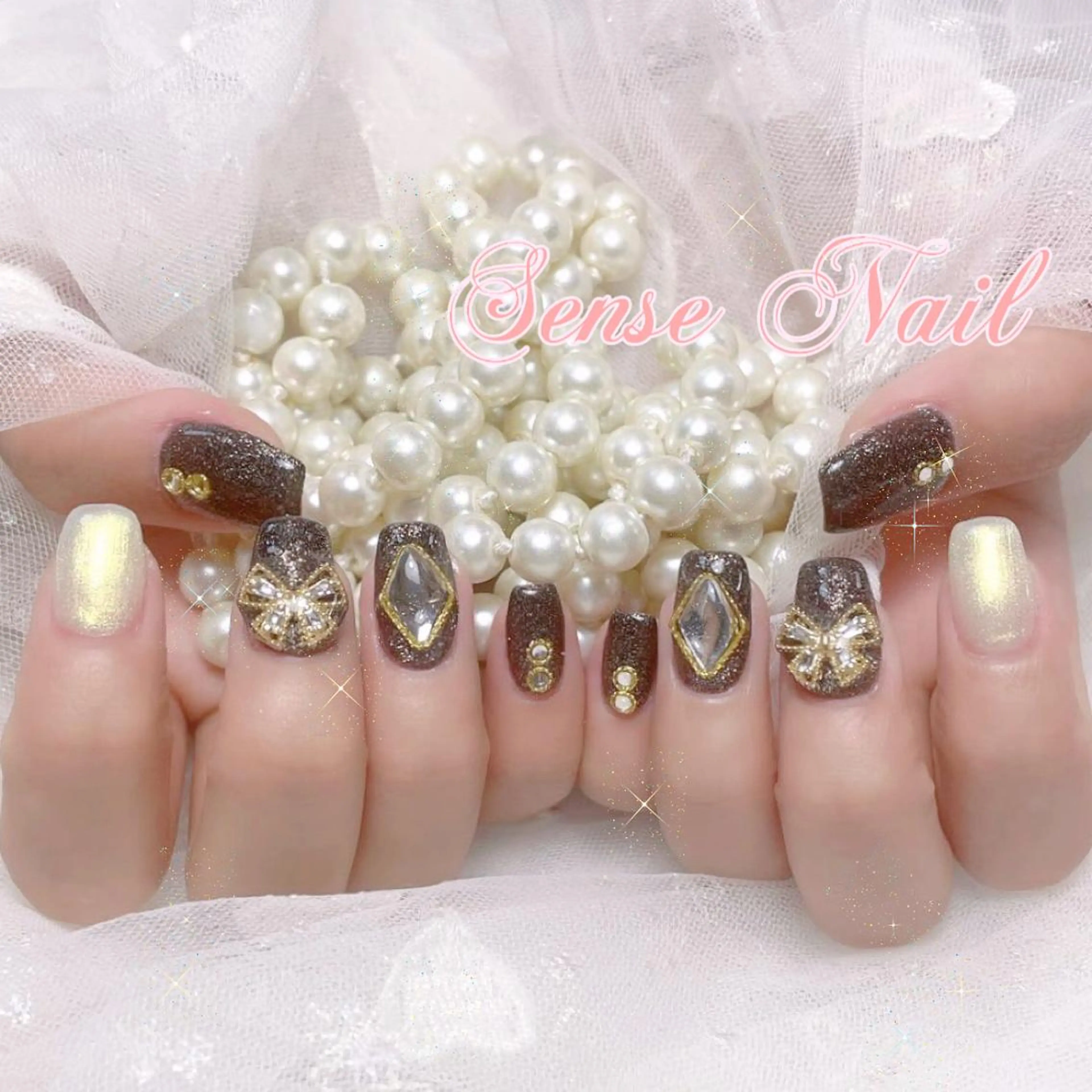 ネイル Queening 🦋のネイルデザイン