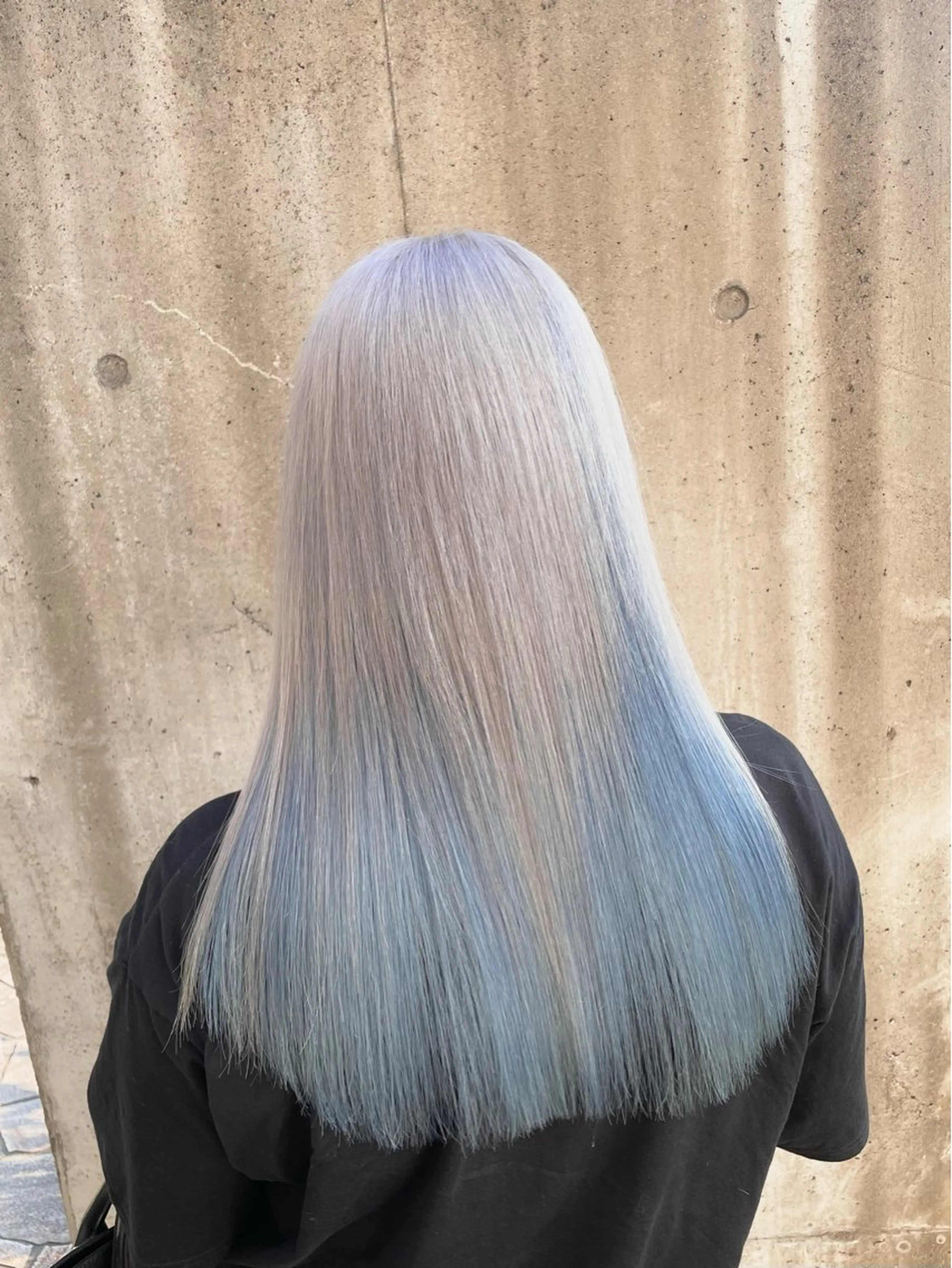 ロング カラー シルバー 小島 海斗のヘアスタイル