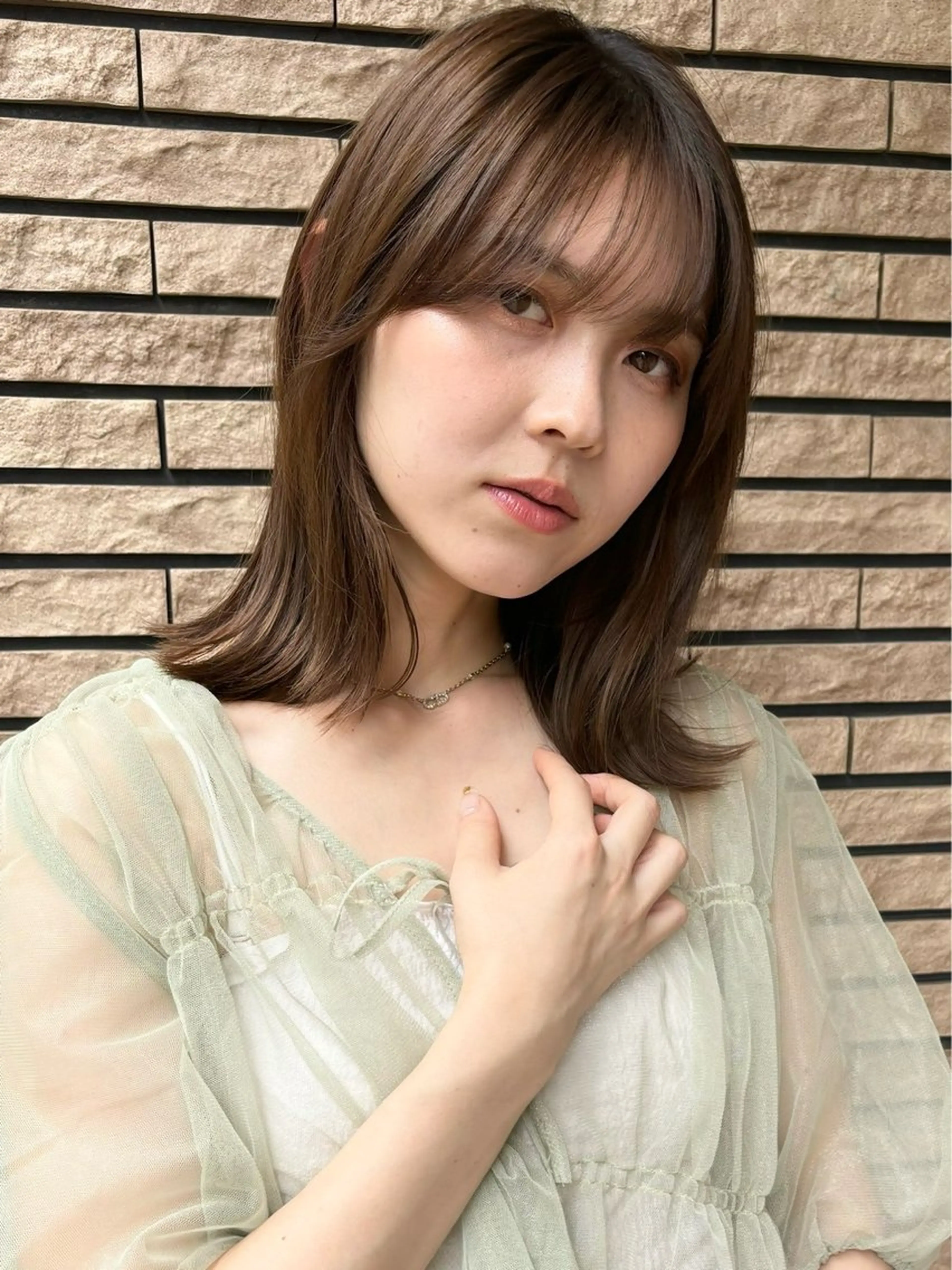 ミディアム 工藤 芽生のヘアスタイル