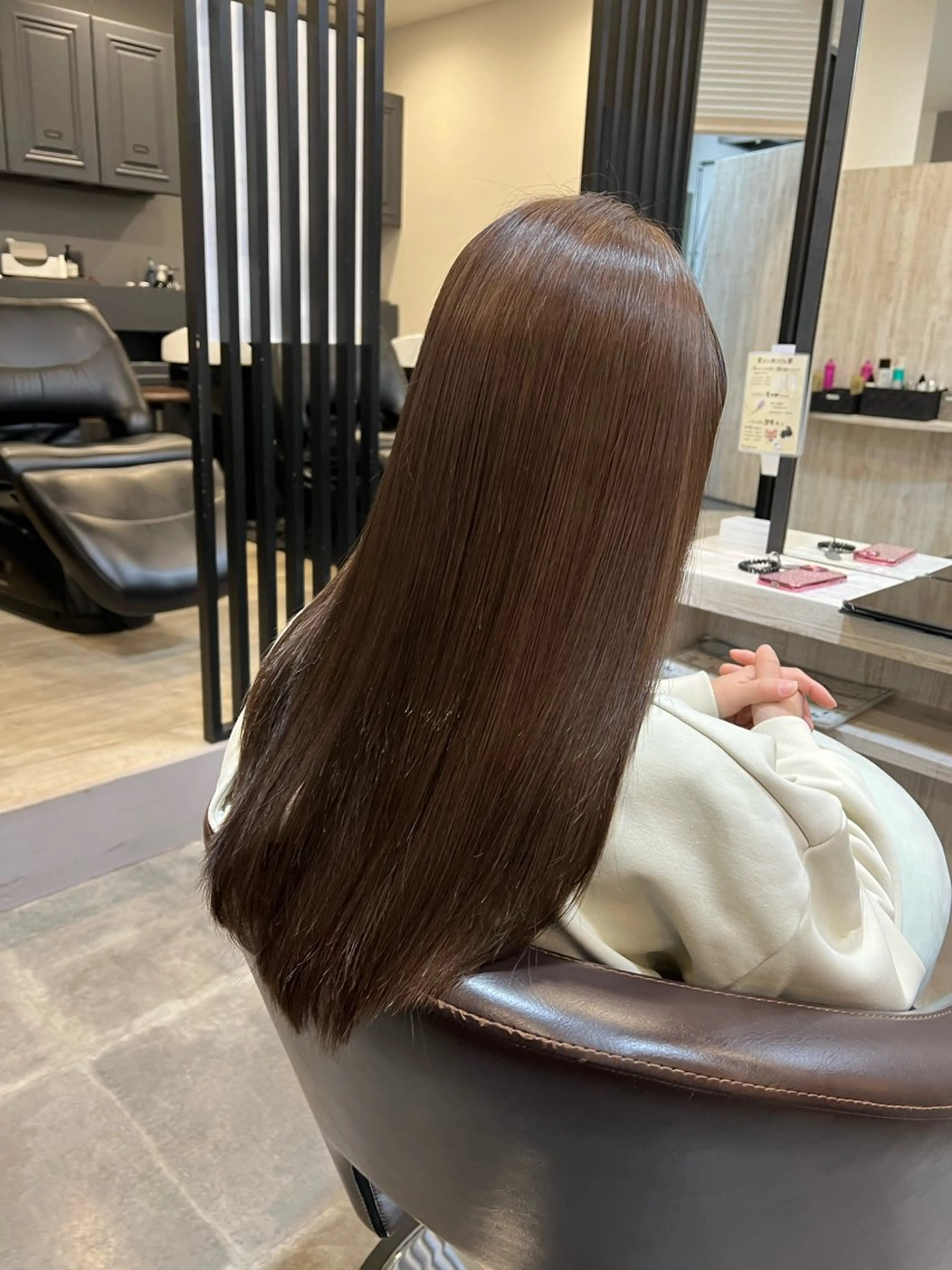 セミロング カラー 叶 妃万里のヘアスタイル