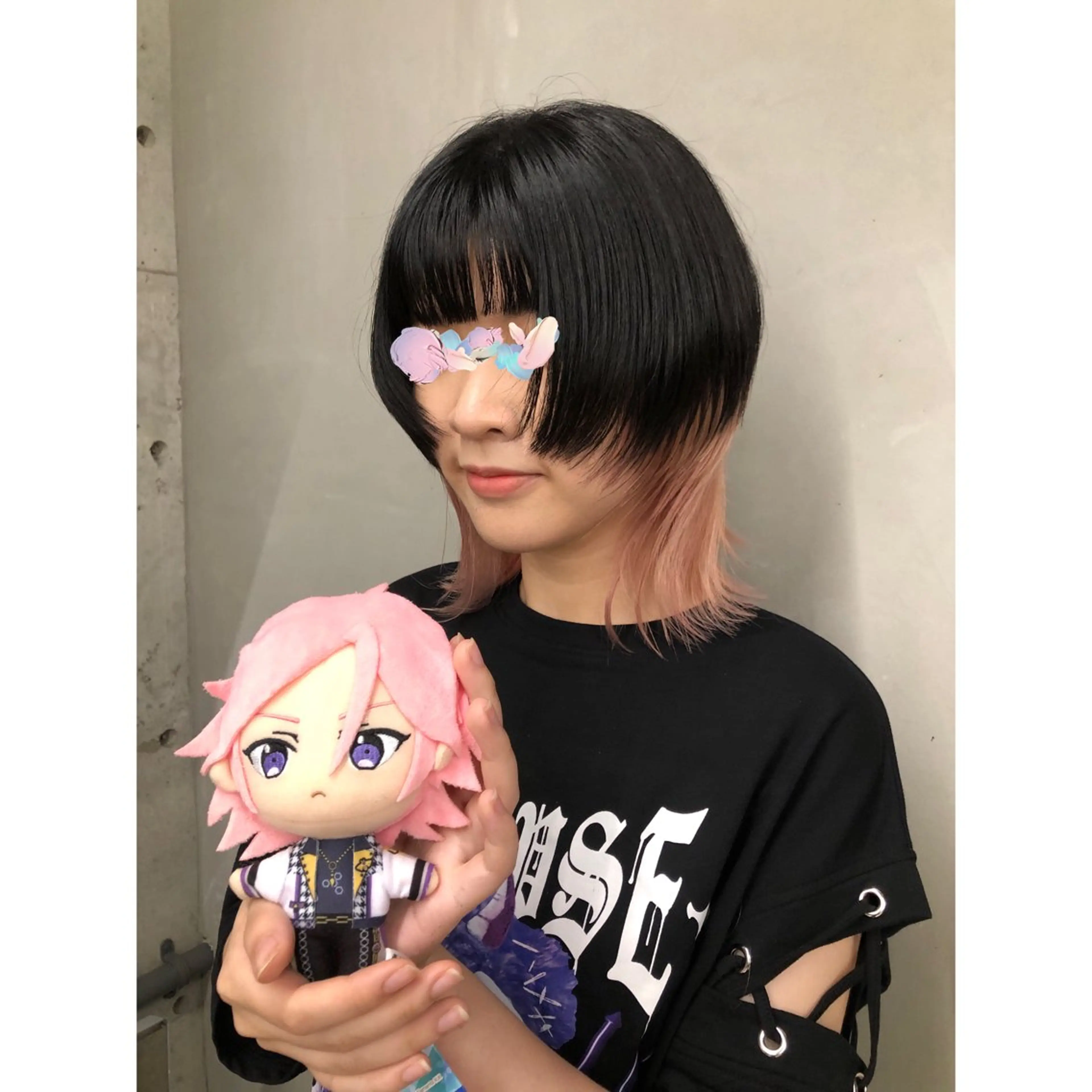 ミディアム カラー インナーカラー ウルフカット 推しカラー✨ オタク美容師ユウカのヘアスタイル