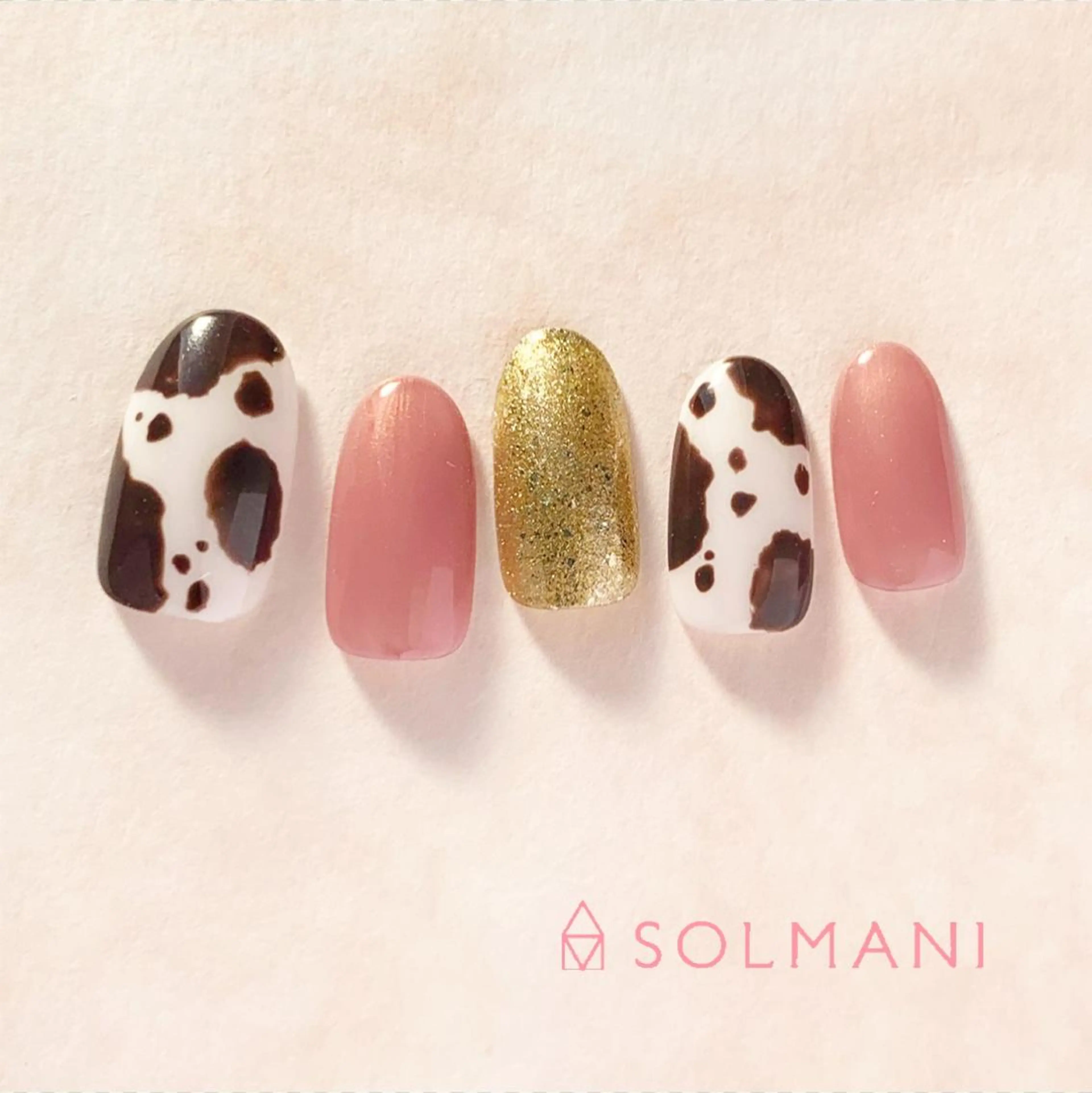 ネイル SOLMANI 予約担当のネイルデザイン