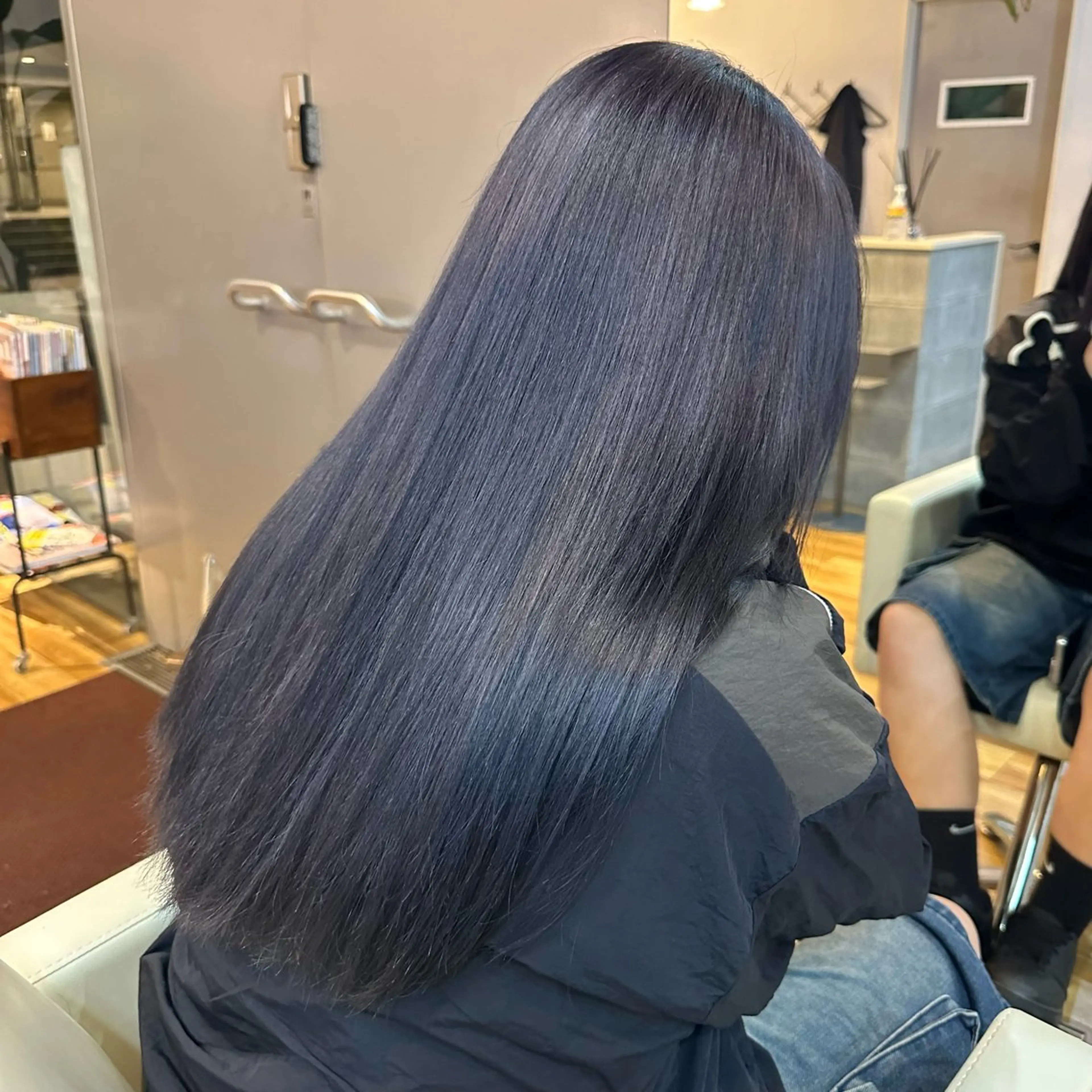 カラー ブリーチ ディープラベンダー ラベンダーカラー ヘアカラー 大原 正寛のヘアスタイル