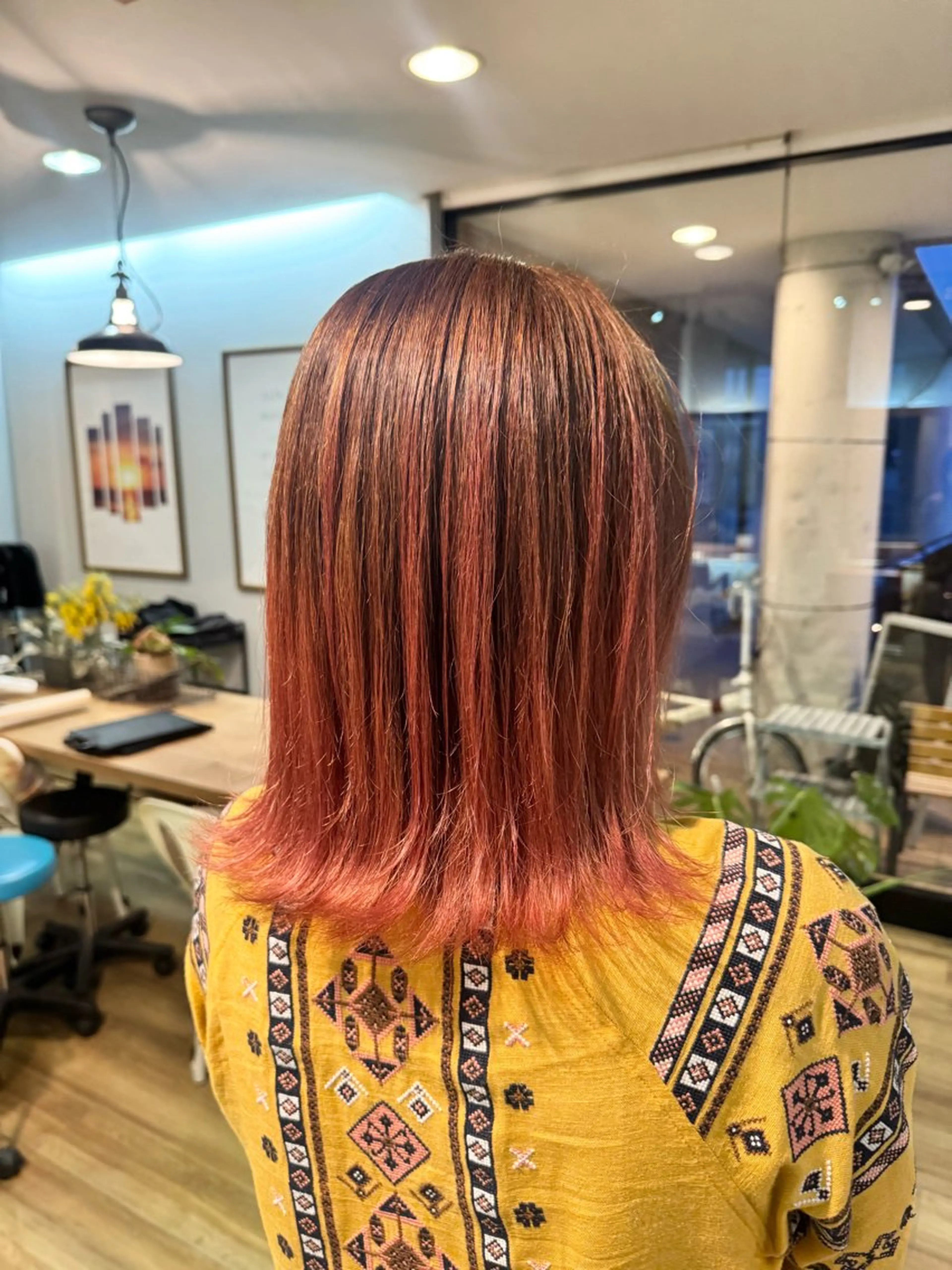 ミディアム カラー ベージュカラー グラデーションカラー ピンクカラー ヘアカラー トリートメント ツキダテ ユイのヘアスタイル