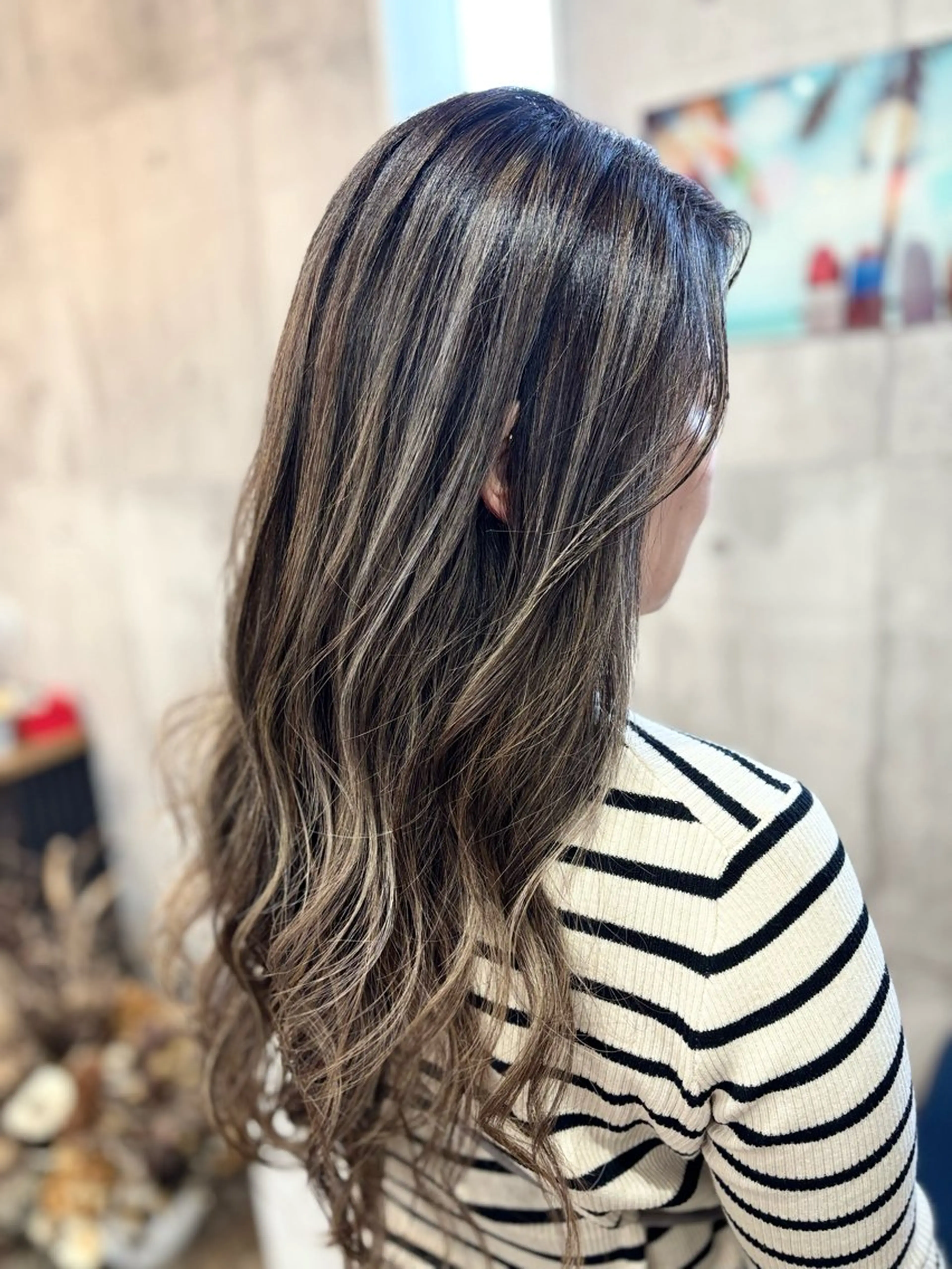 ロング ハイライト カット ヘアカラー Welila by haku所属・Yuuki ウェリラバイハクのヘアスタイル