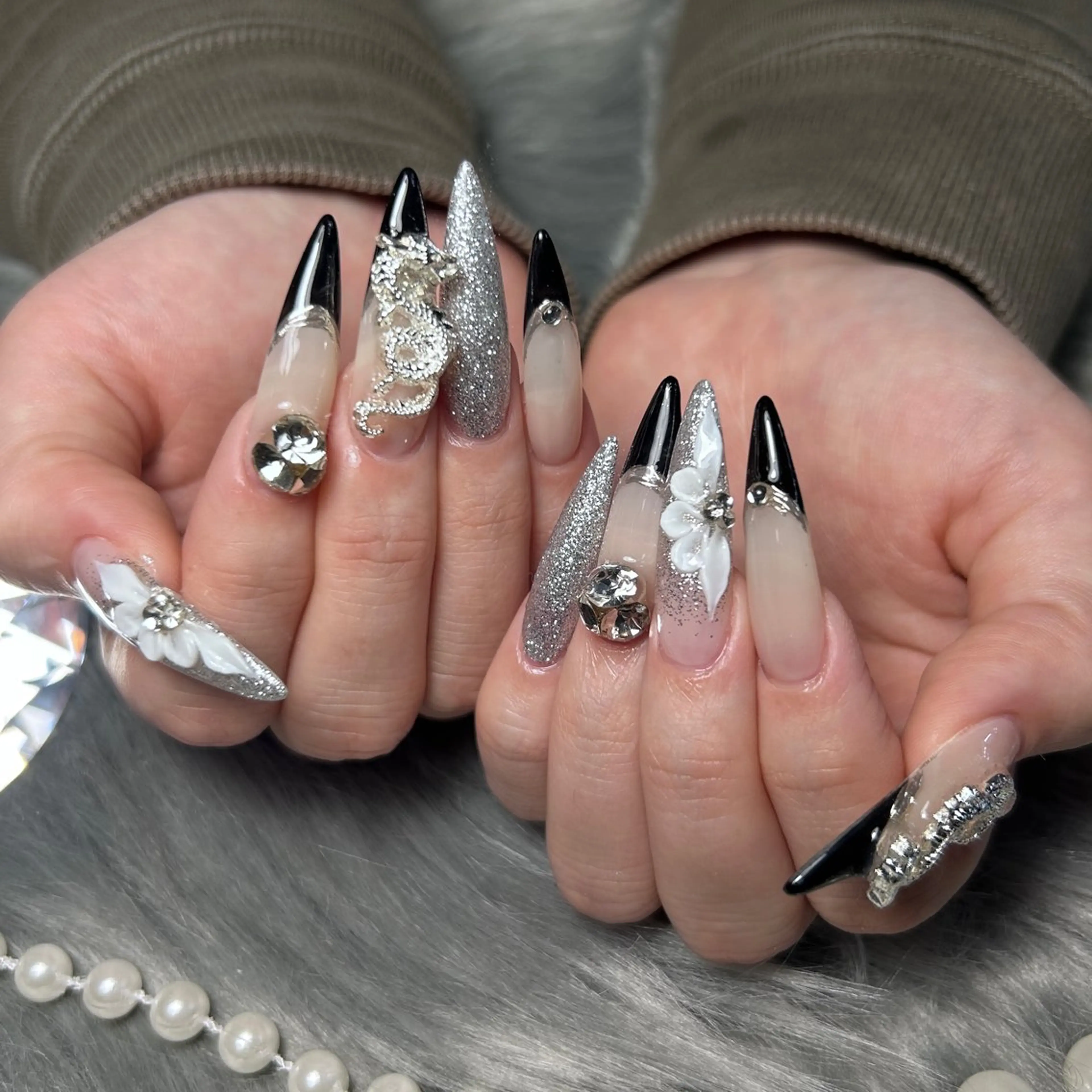 ネイル 成人式 ハンドネイル VELA所属・原 華蓮のネイルデザイン