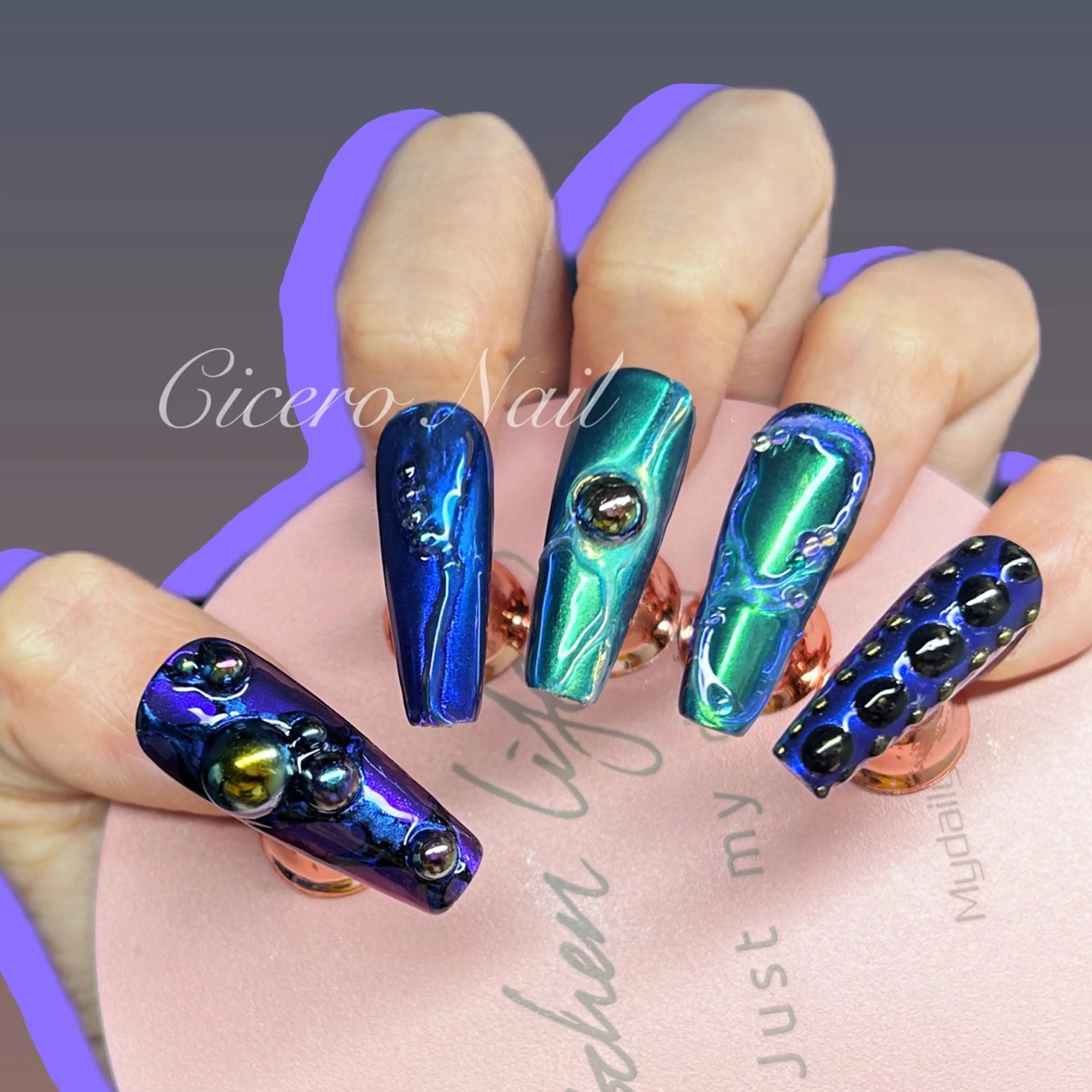 ネイル オーロラネイル ミラーネイル ハンドネイル Cicero Nailのネイルデザイン