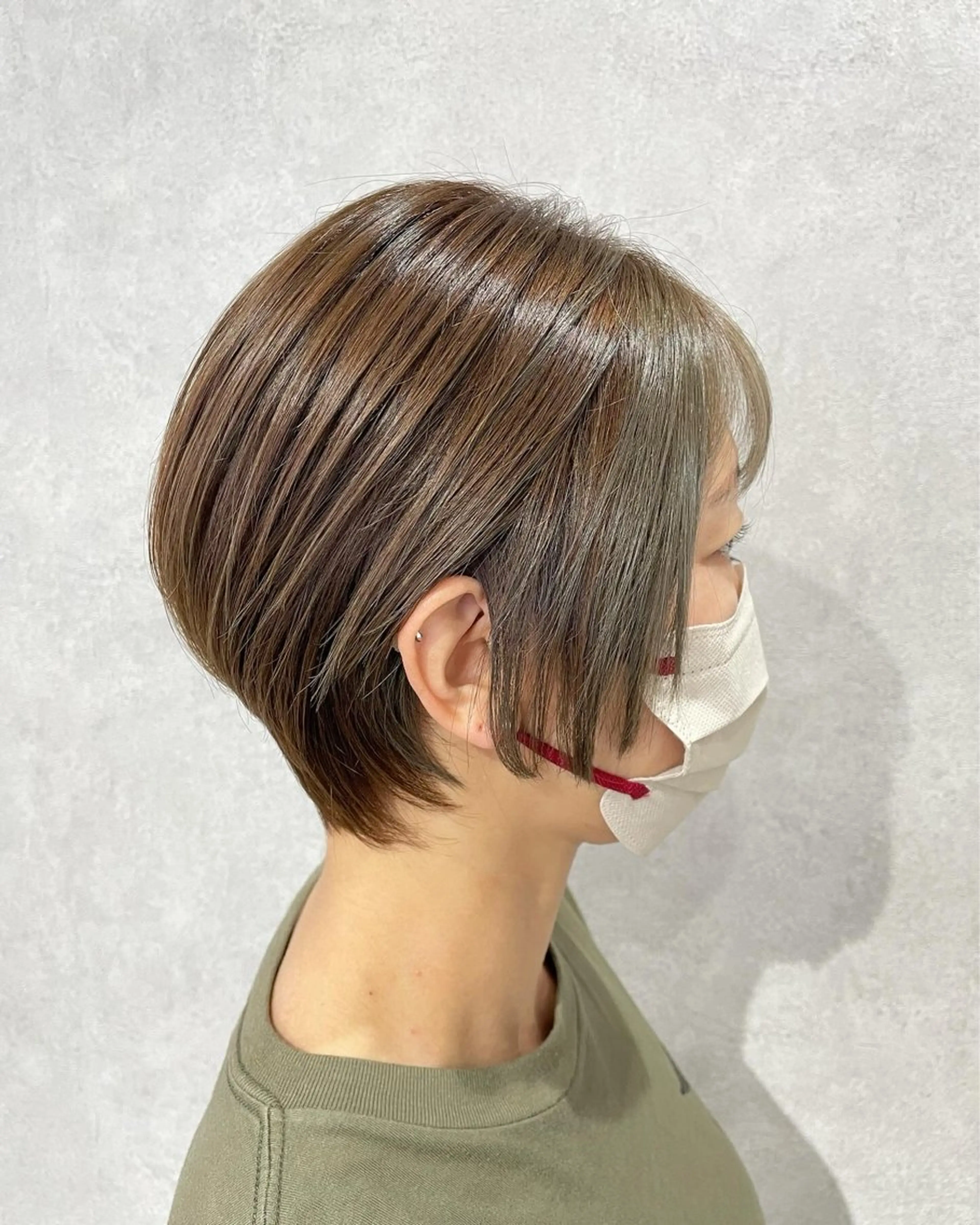 ショート アッシュ アッシュグレー アッシュグレージュ ミストバング ハイライト カット ヘアカラー トリートメント シェアサロン〜糸ito〜所属・Hiro ヒロのヘアスタイル