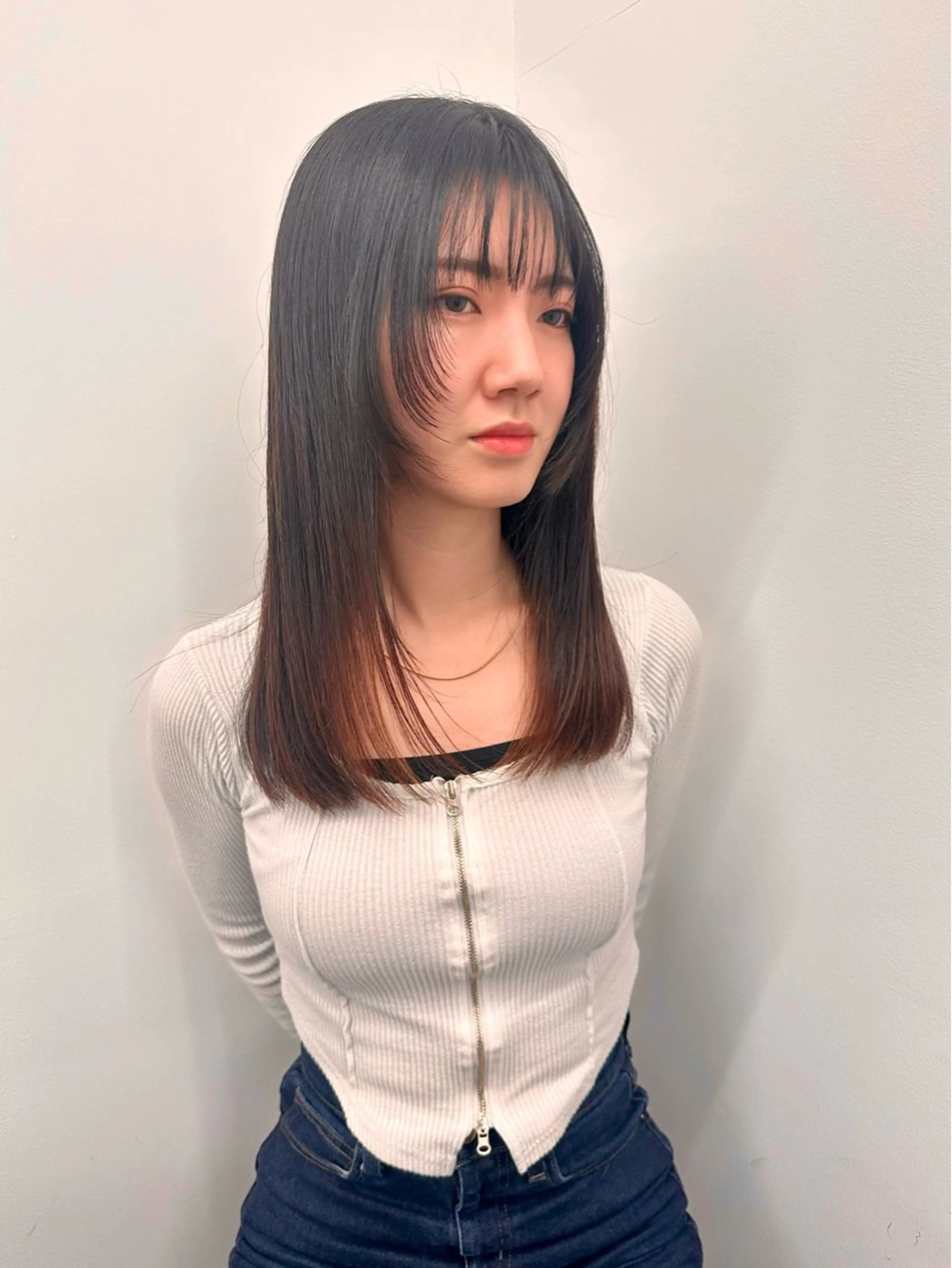 ミディアム カラー ブリーチなし/レイヤ ー特化🌈Tommyのヘアスタイル