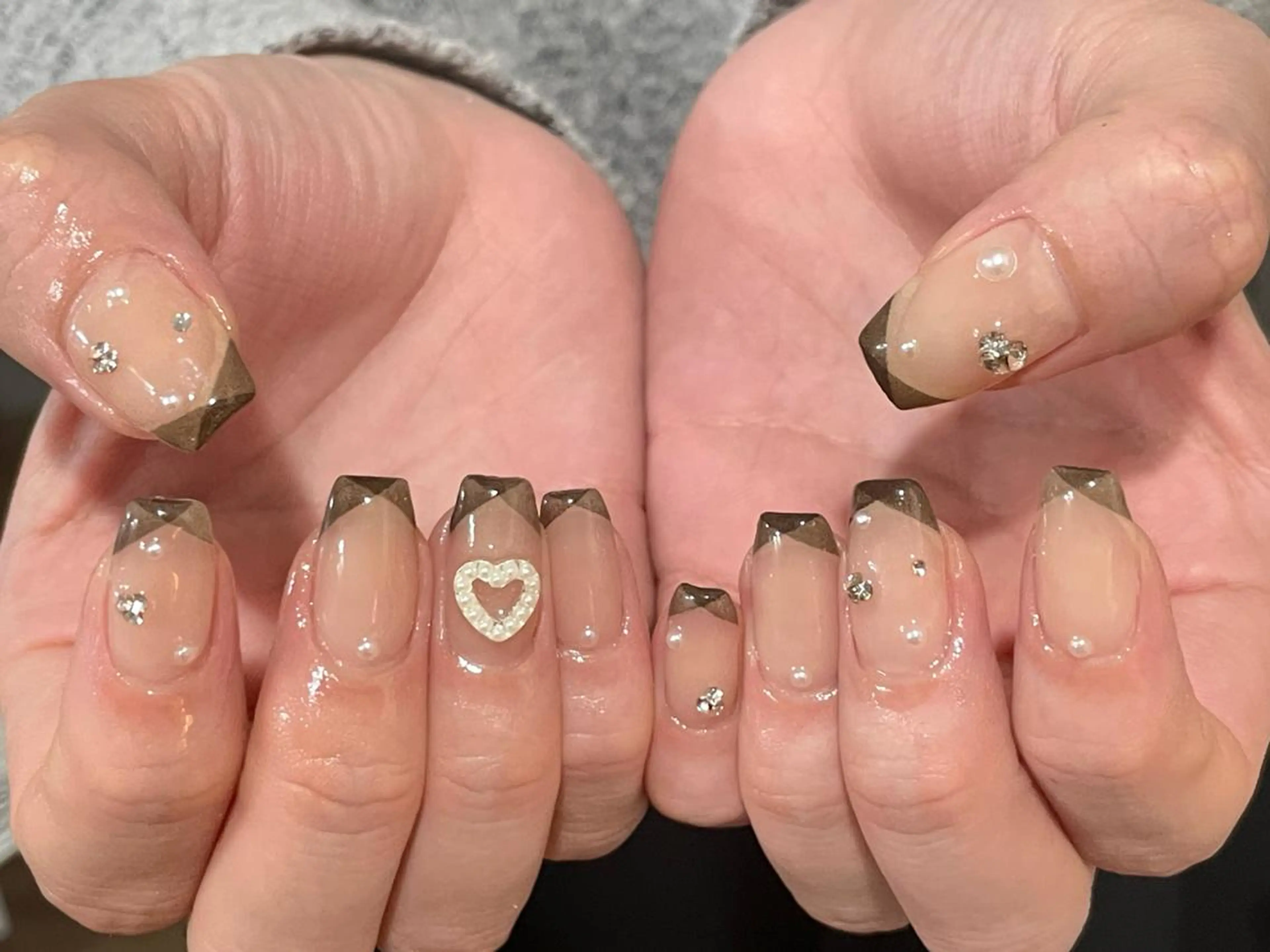 ネイル ジェルネイル キラキラネイル 韓国ネイル ラメ(グリッター) マグネットネイル One plus StudioNailのネイルデザイン