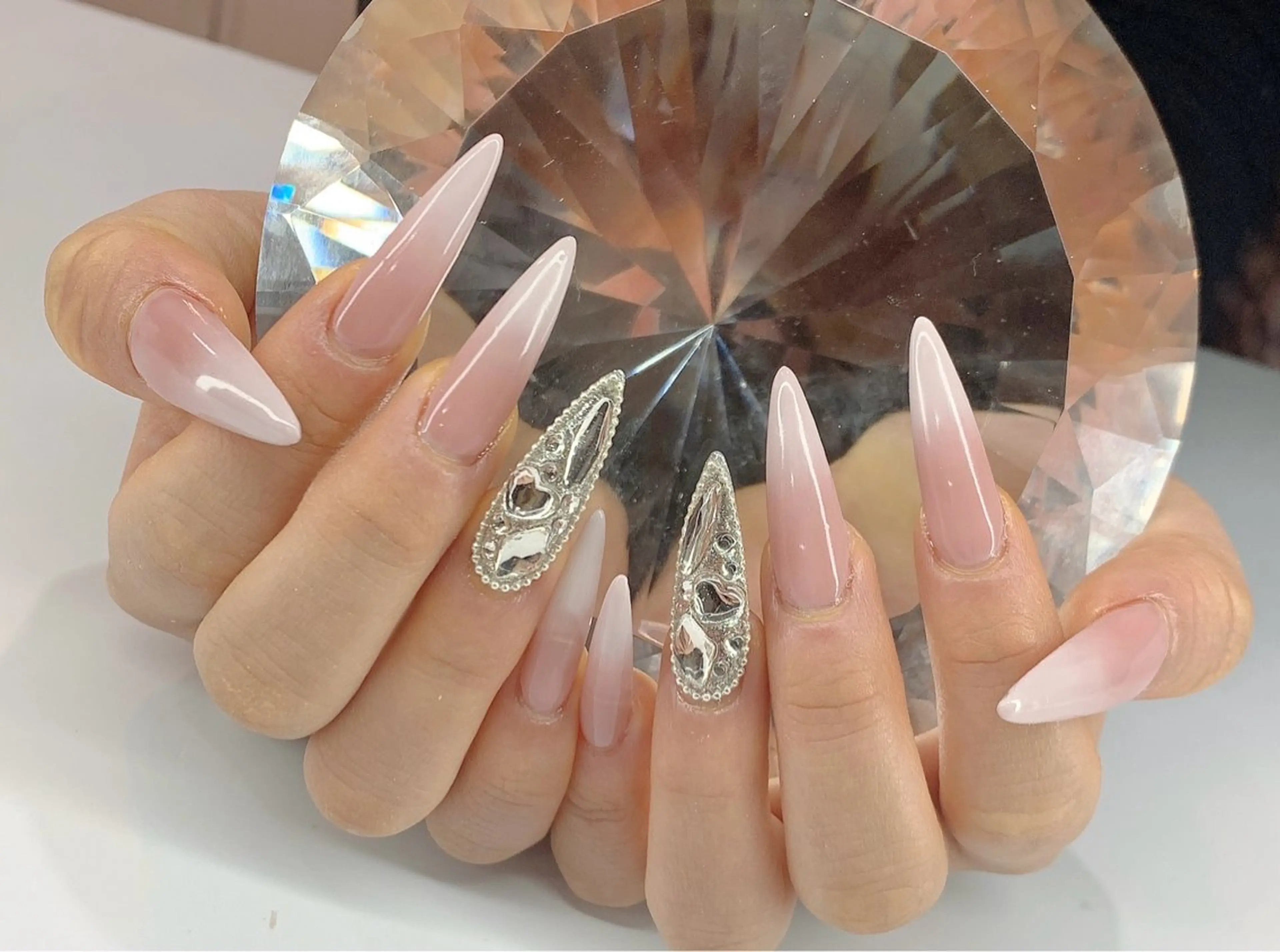 ネイル LoaChaton kaeのネイルデザイン