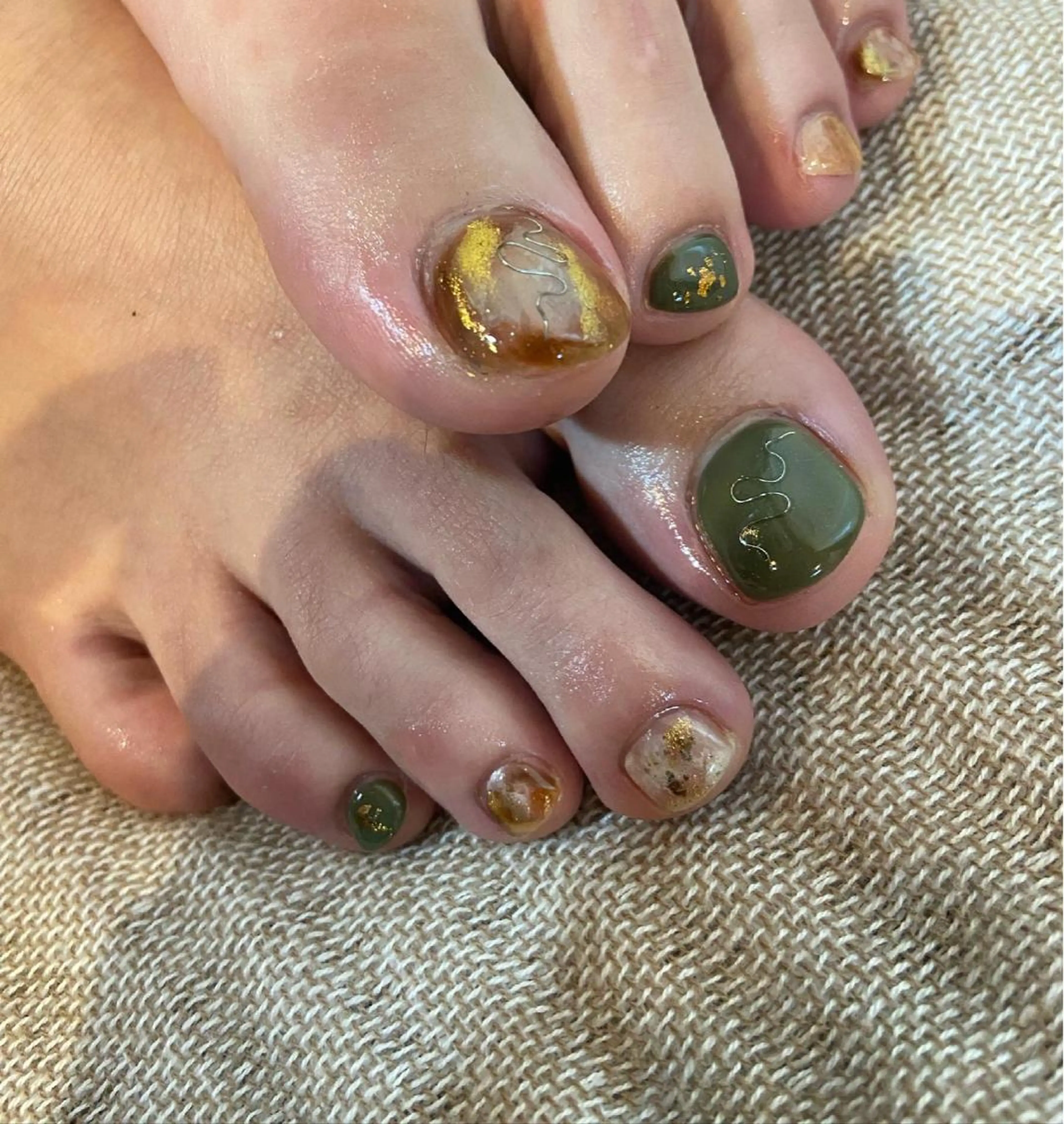 ネイル アートネイル フットネイル ミラーネイル ニュアンスネイル 夏ネイル . unffのネイルデザイン