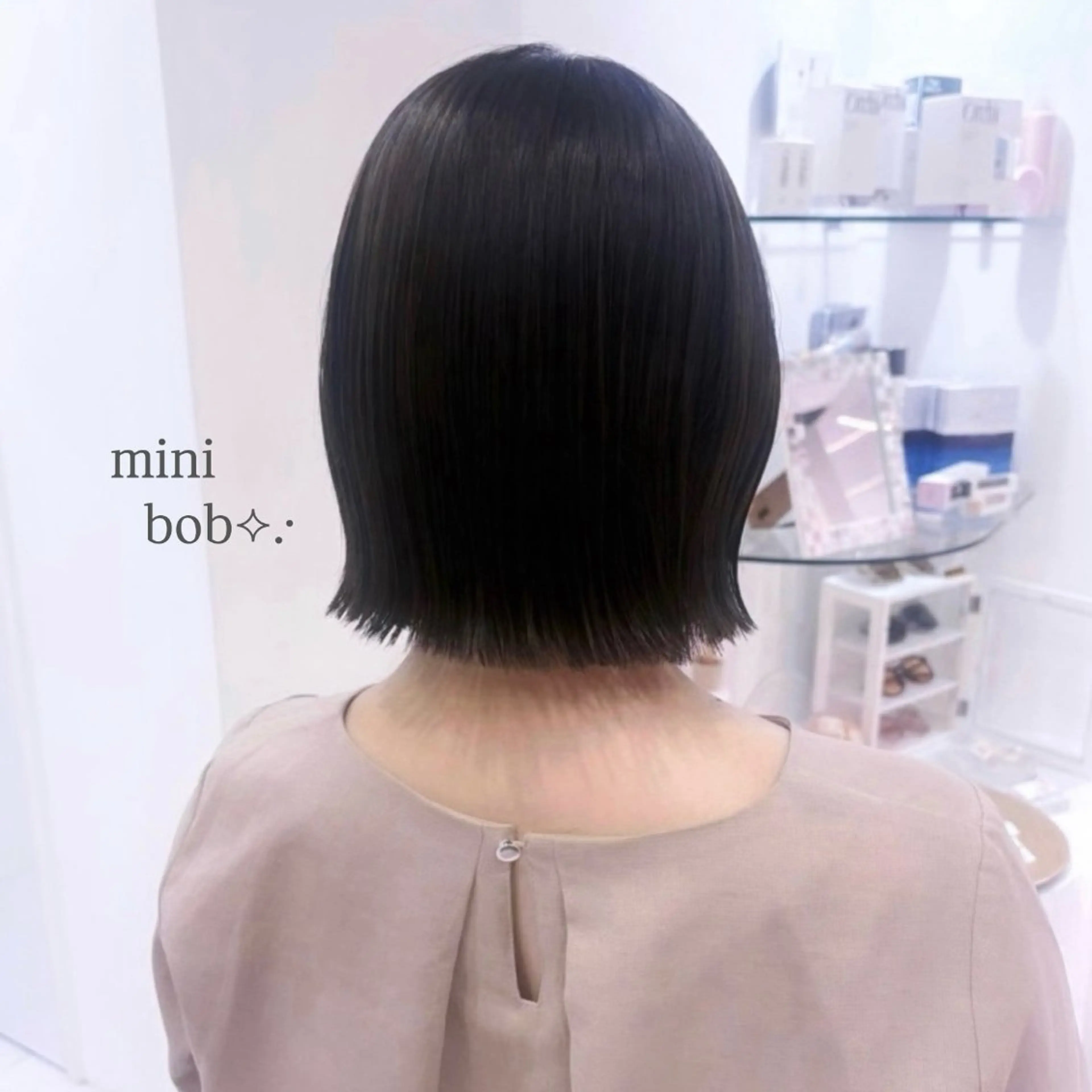 ミディアム 𝑚𝑖𝑤𝑎 /名駅/透明感カラーのヘアスタイル