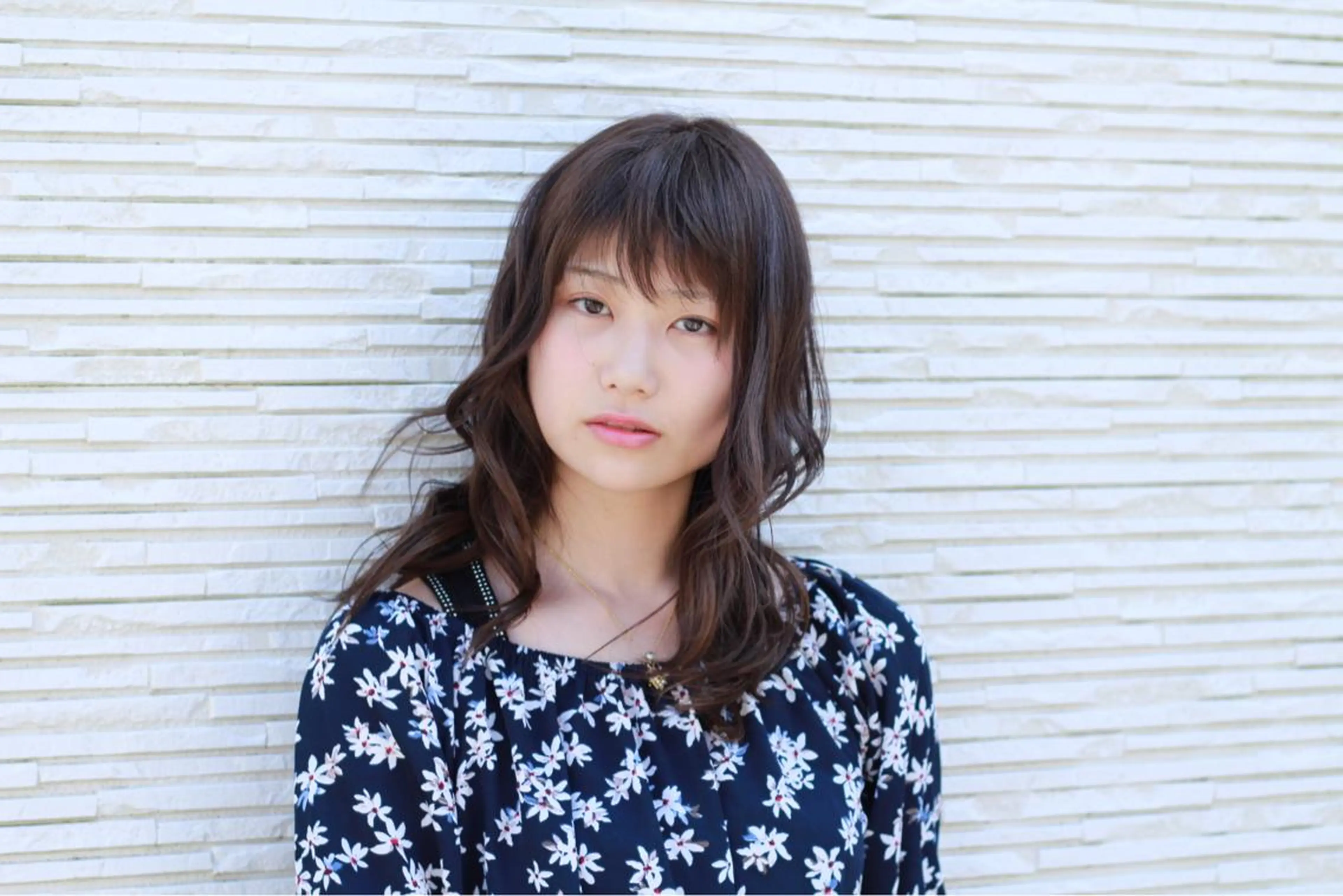 ミディアム 森 海のヘアスタイル