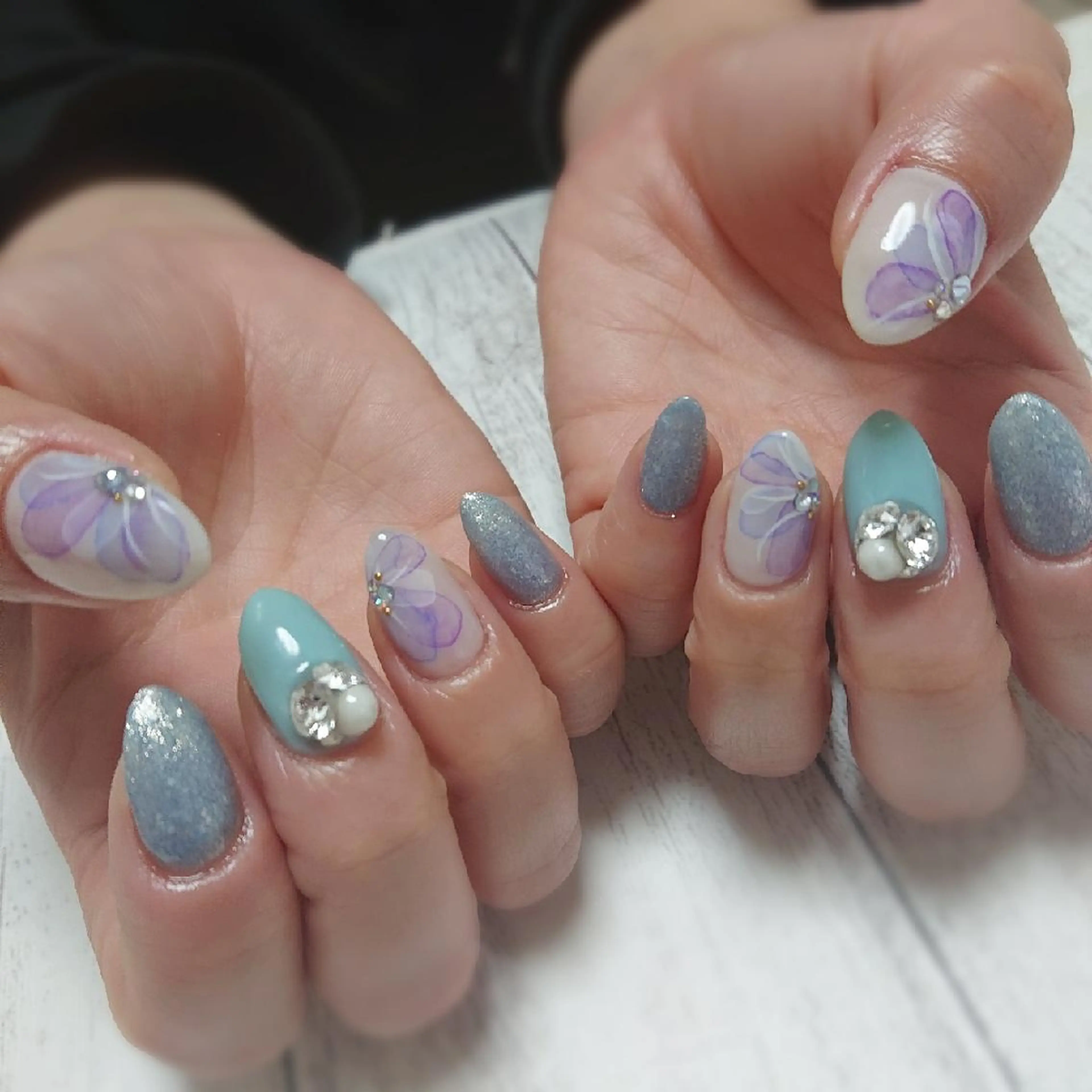 ネイル ストーンネイル Mrs Nailのマツエク・マツパデザイン