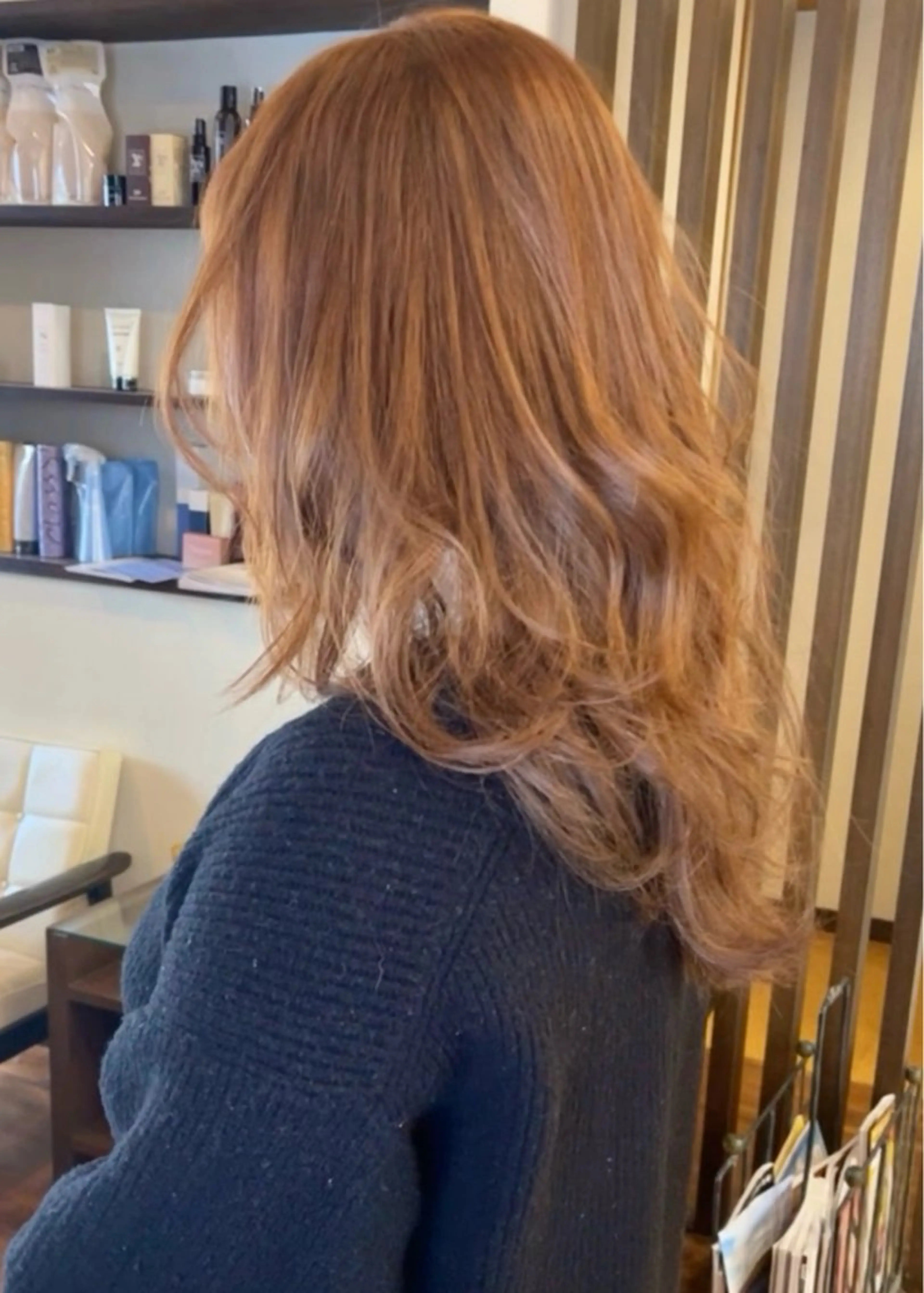 セミロング カラー ブリーチ ダブルカラー ブリーチなしカラー オレンジ ヘアカラー トリートメント 髪質改善ｶﾗｰ ｹｱﾌﾞﾘｰﾁ/ﾀﾑのヘアスタイル
